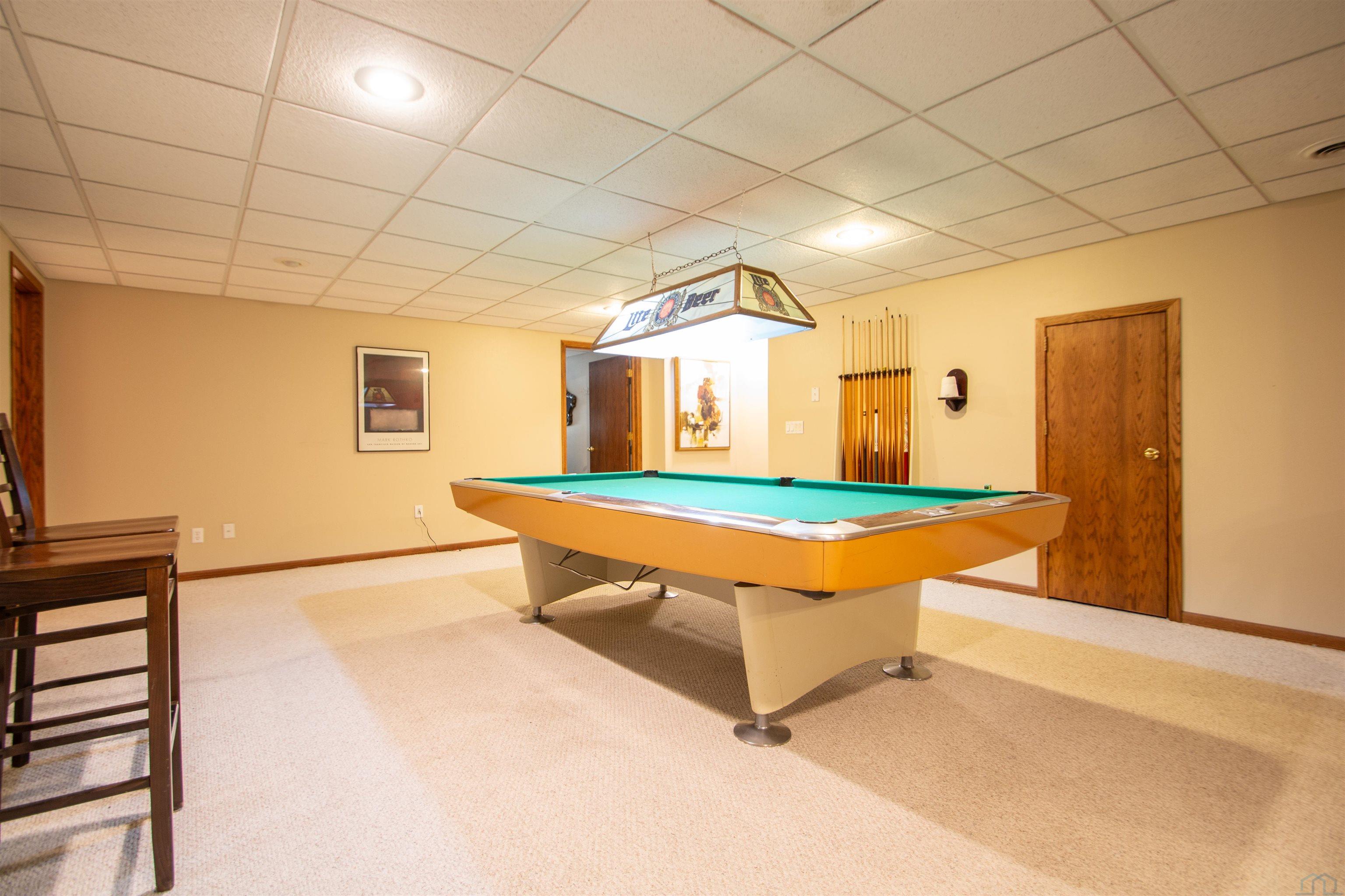 Sioux City, Iowa, 51104, United States, 4 Bedrooms Bedrooms, ,5 BathroomsBathrooms,Residential,For Sale,1989955