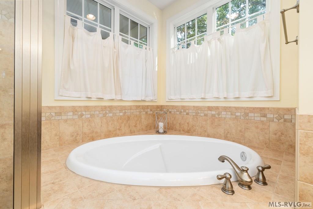 Boydton, Virginia, 23917, United States, 5 Bedrooms Bedrooms, ,4 BathroomsBathrooms,Residential,For Sale,1991597