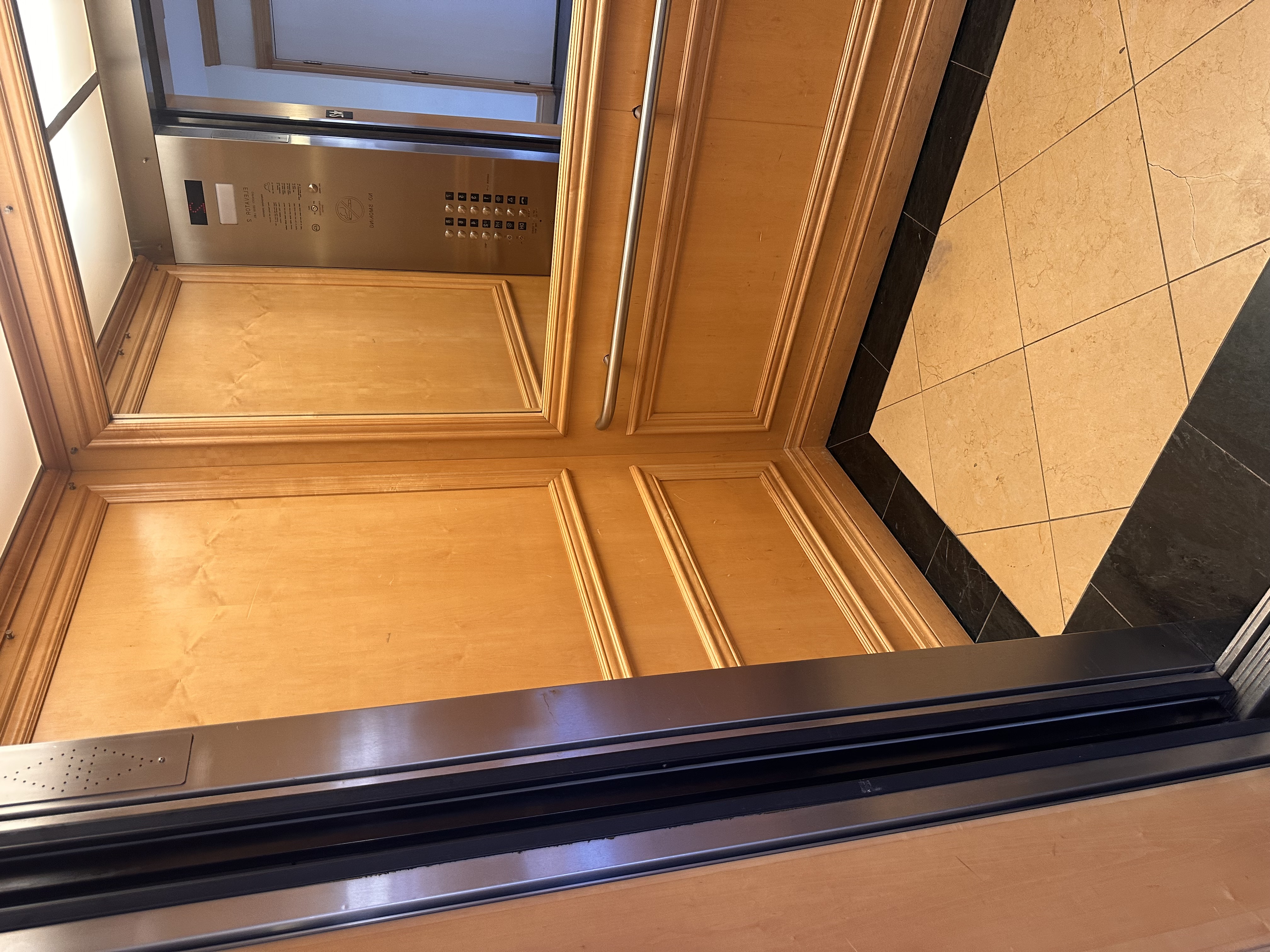 City of Hamilton, BM, 1 Bedroom Bedrooms, ,3 BathroomsBathrooms,Residential,For Sale,1696649