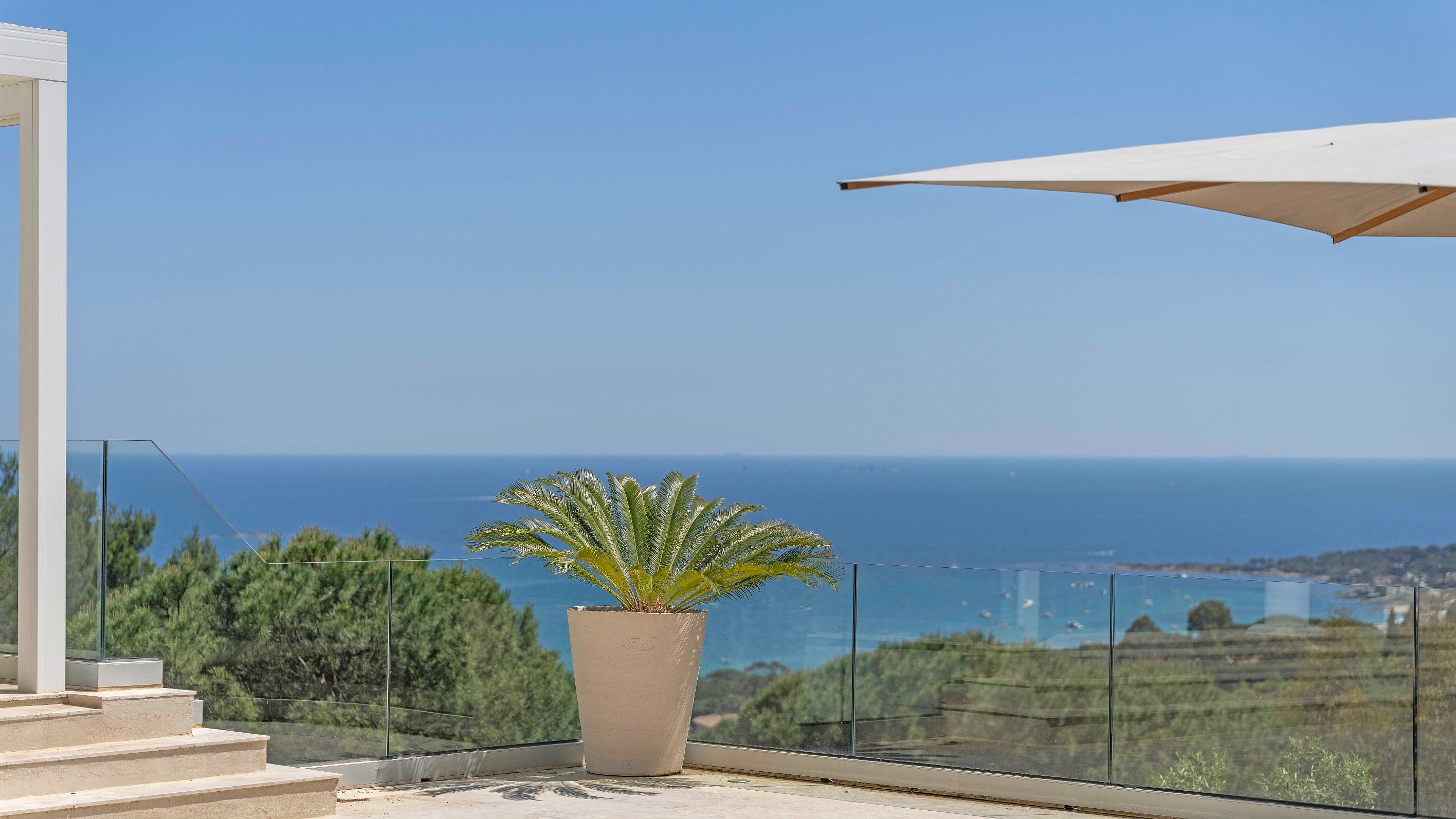  Sole Agent : Contemporary villa with sea view, close to La Nartelle Beach - 物件實景
