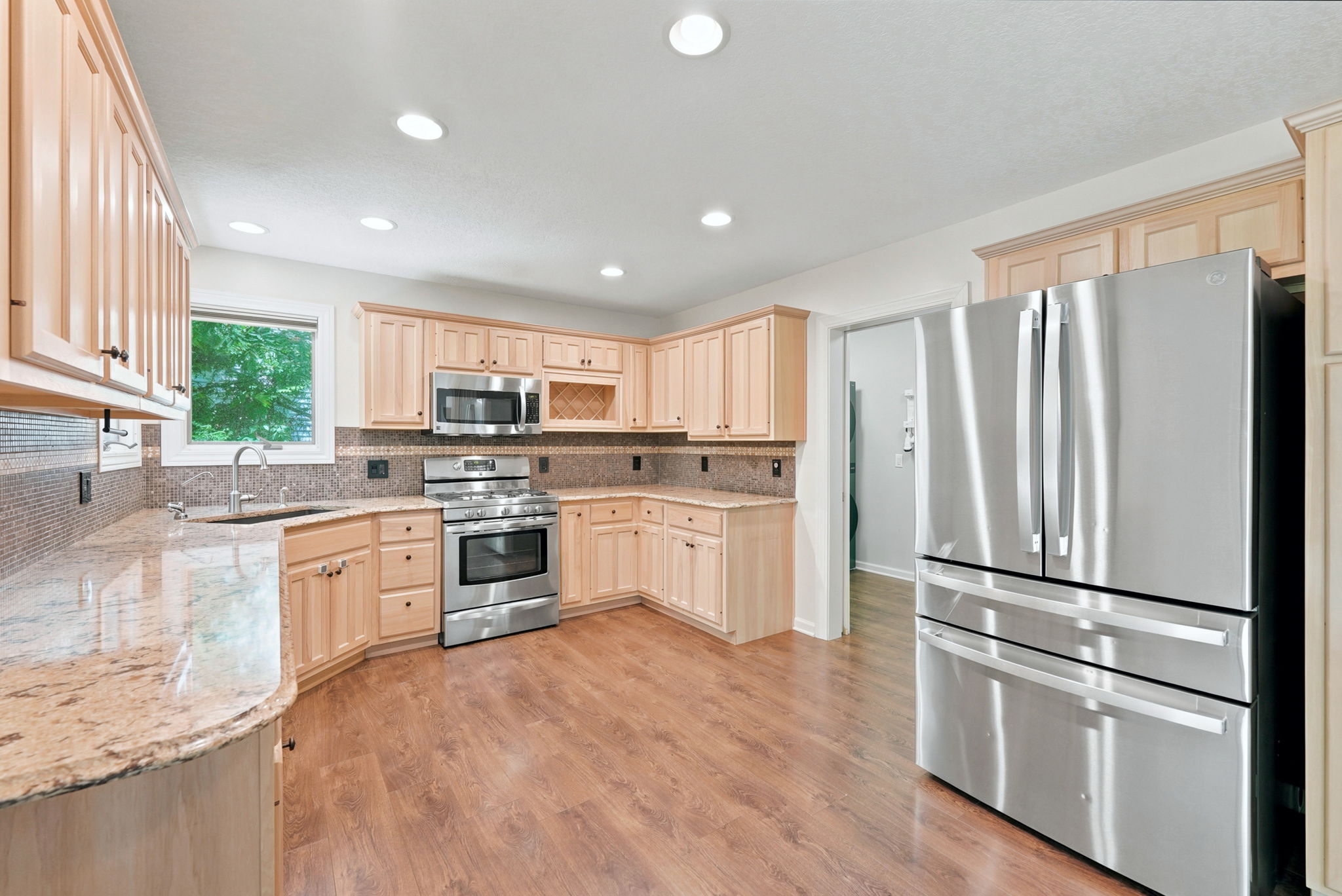  Excellent 3 Bedroom Home with Finished Basement in Fort Wayne - 物件實景