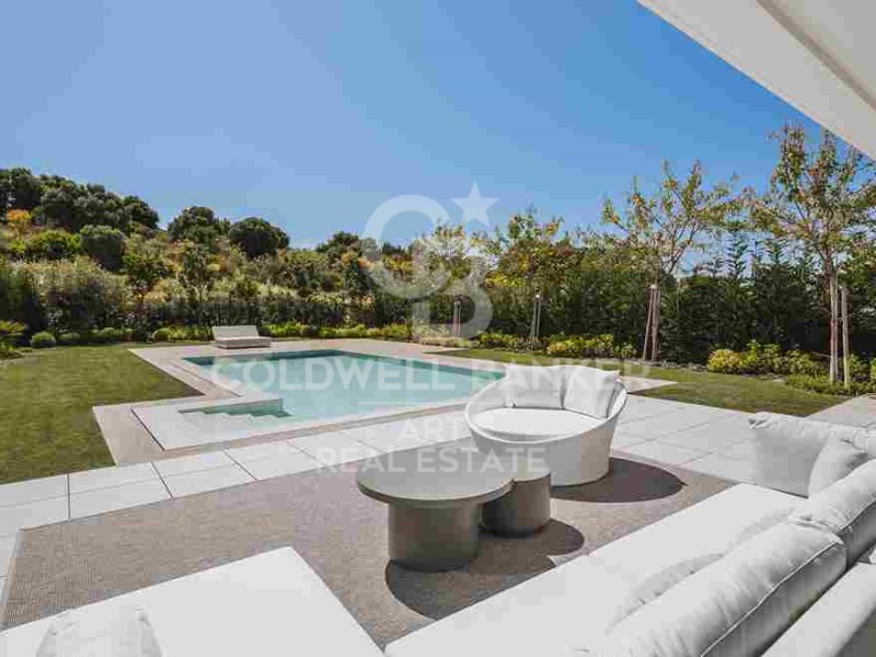 Estepona, Andalusia, ES, 5 Bedrooms Bedrooms, ,5 BathroomsBathrooms,Residential,For Sale,1796954