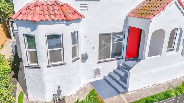 Los Angeles, California, 90001, United States, 4 Bedrooms Bedrooms, ,Residential,For Sale,1928071