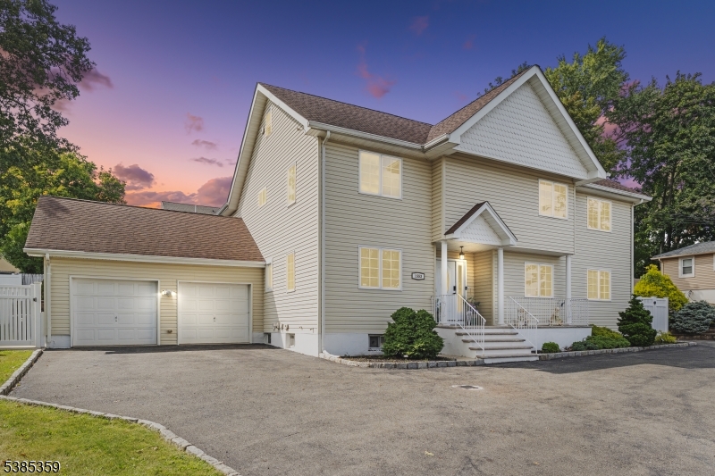 Wayne Twp., New Jersey, 07470, United States, 5 Bedrooms Bedrooms, ,3 BathroomsBathrooms,Residential,For Sale,1947958
