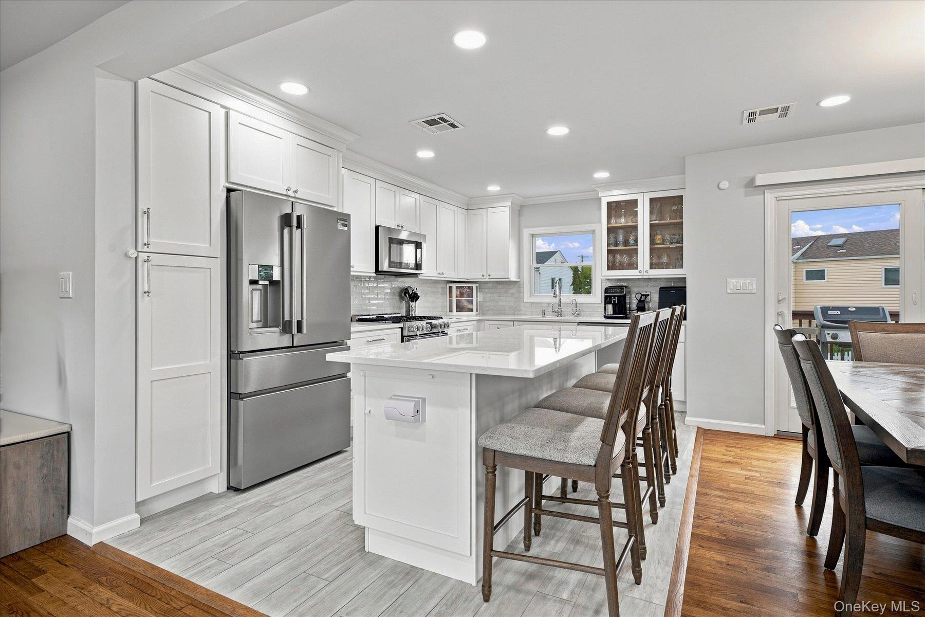 Oceanside Rd, Oceanside, NY 11572
