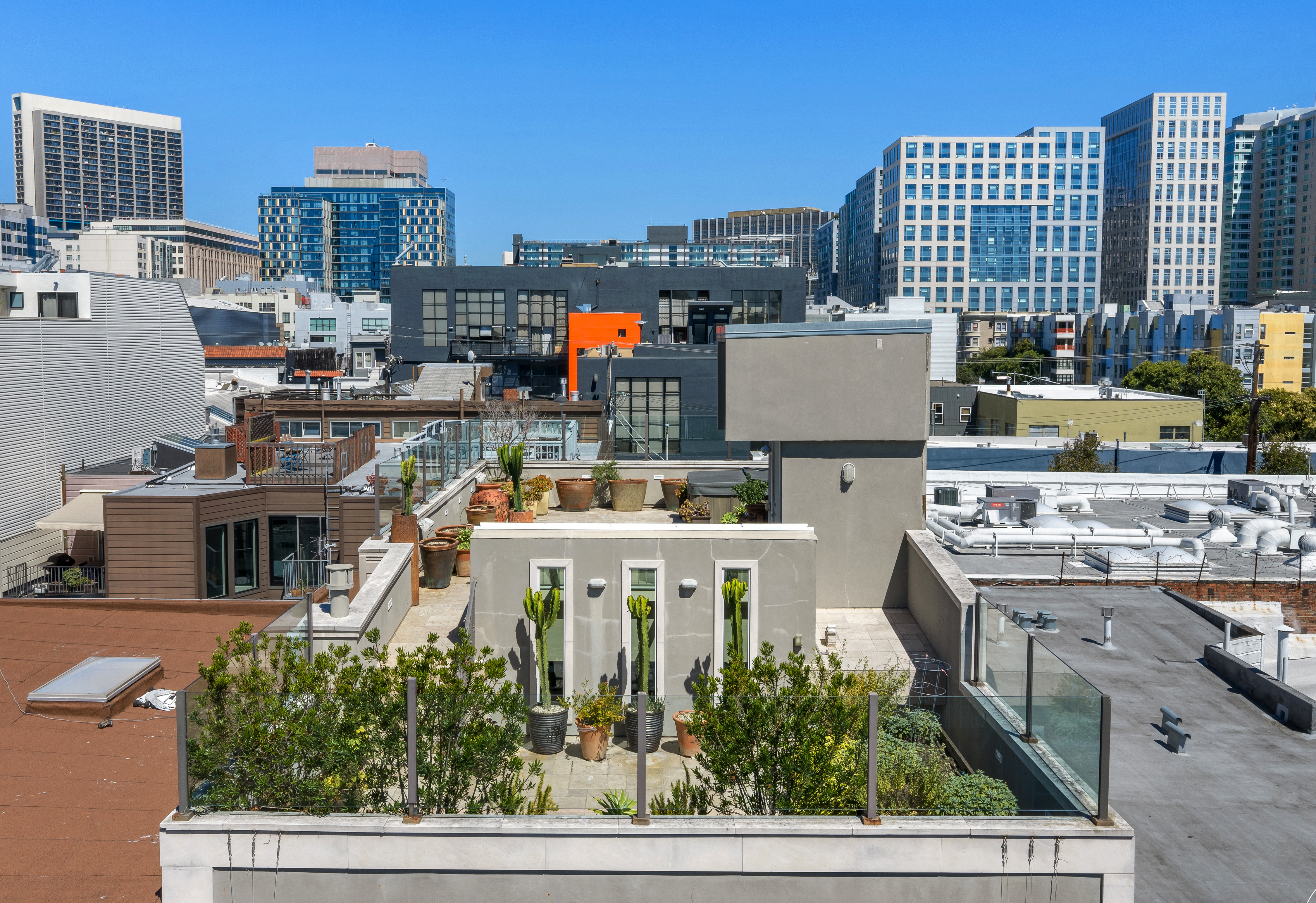  Spectacular Renovated SOMA Home with Rare Museum-Like 7-Car Garage - 物件實景