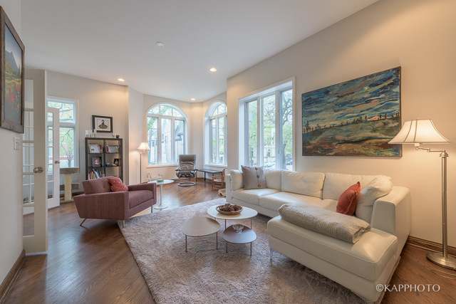 310 E 18th St, Chicago, Illinois, 60616, United States, 3 Bedrooms Bedrooms, ,4 BathroomsBathrooms,Residential,For Sale,310 E 18th St,1010356
