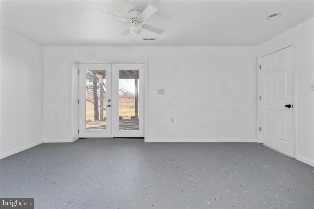Winchester, Virginia, 22602, United States, 5 Bedrooms Bedrooms, ,5 BathroomsBathrooms,Residential,For Sale,2039774