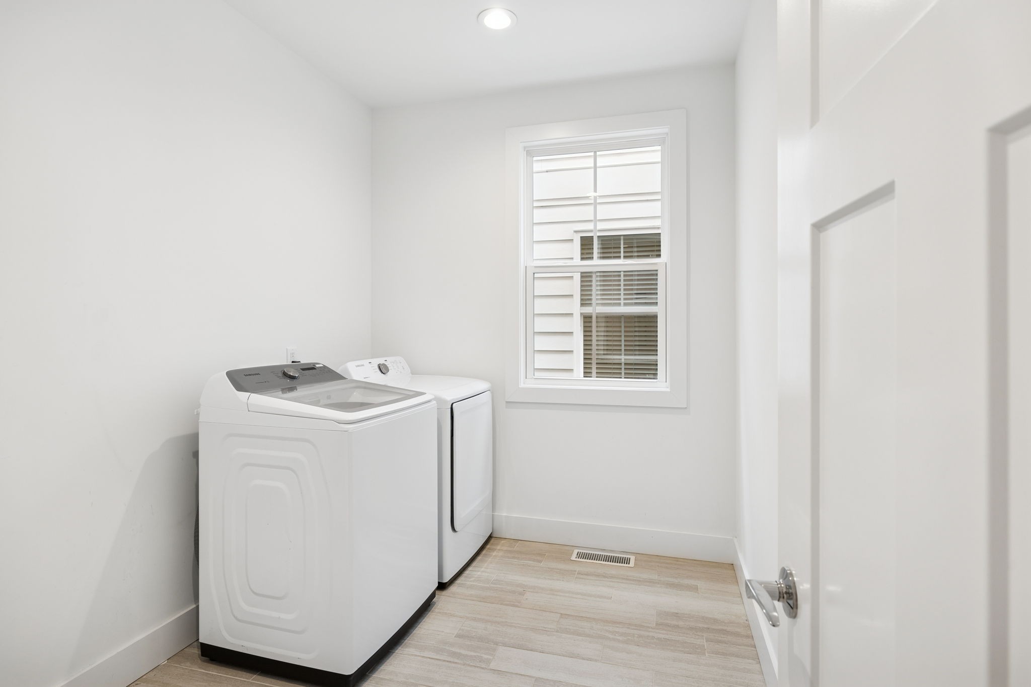 Nashville, Tennessee, 37209, United States, 3 Bedrooms Bedrooms, ,3 BathroomsBathrooms,Residential,For Sale,2001749