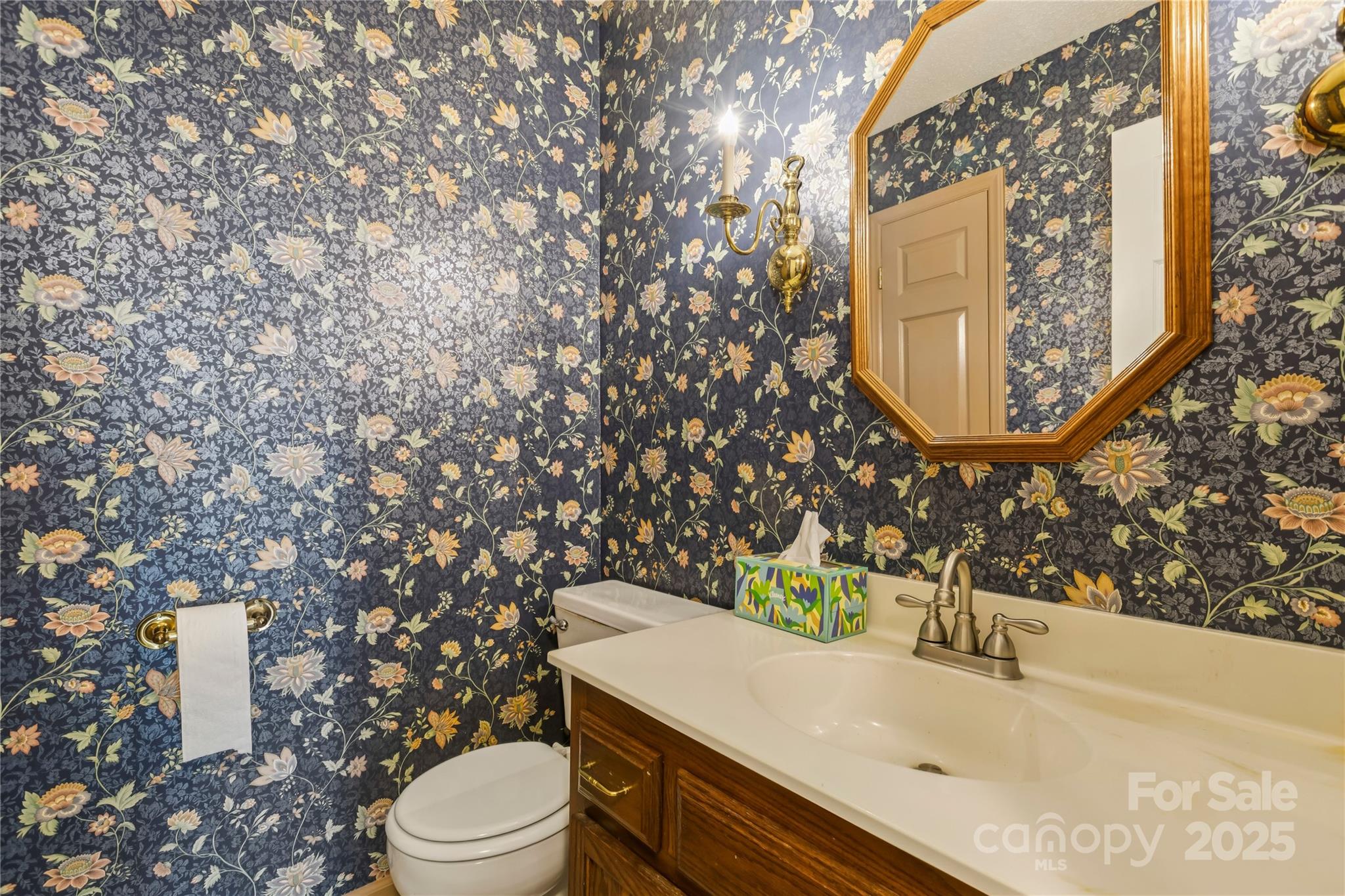 Matthews, North Carolina, 28105, United States, 4 Bedrooms Bedrooms, ,3 BathroomsBathrooms,Residential,For Sale,1938548