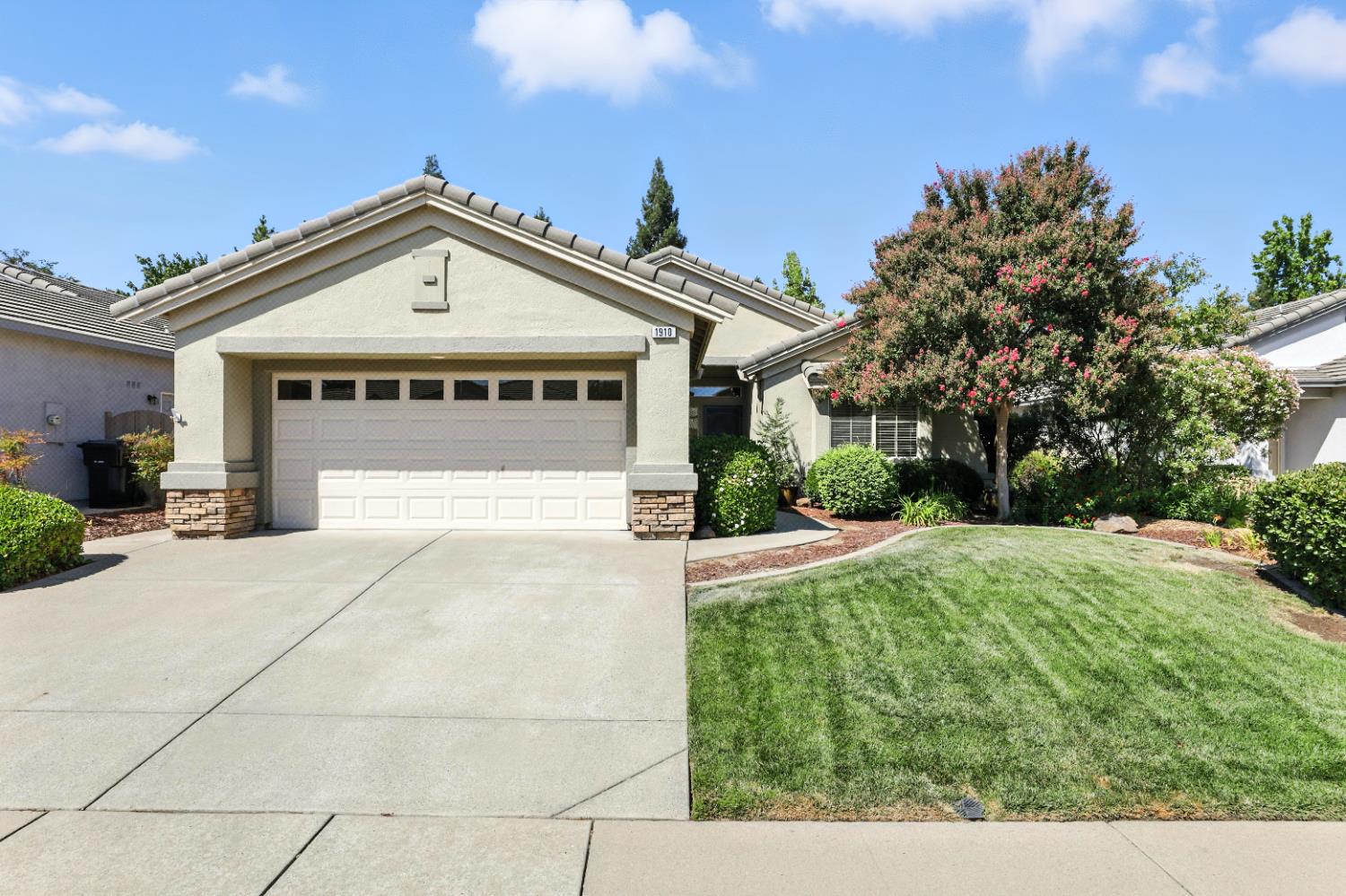 Lincoln, California, 95648, United States, 2 Bedrooms Bedrooms, ,2 BathroomsBathrooms,Residential,For Sale,1910856