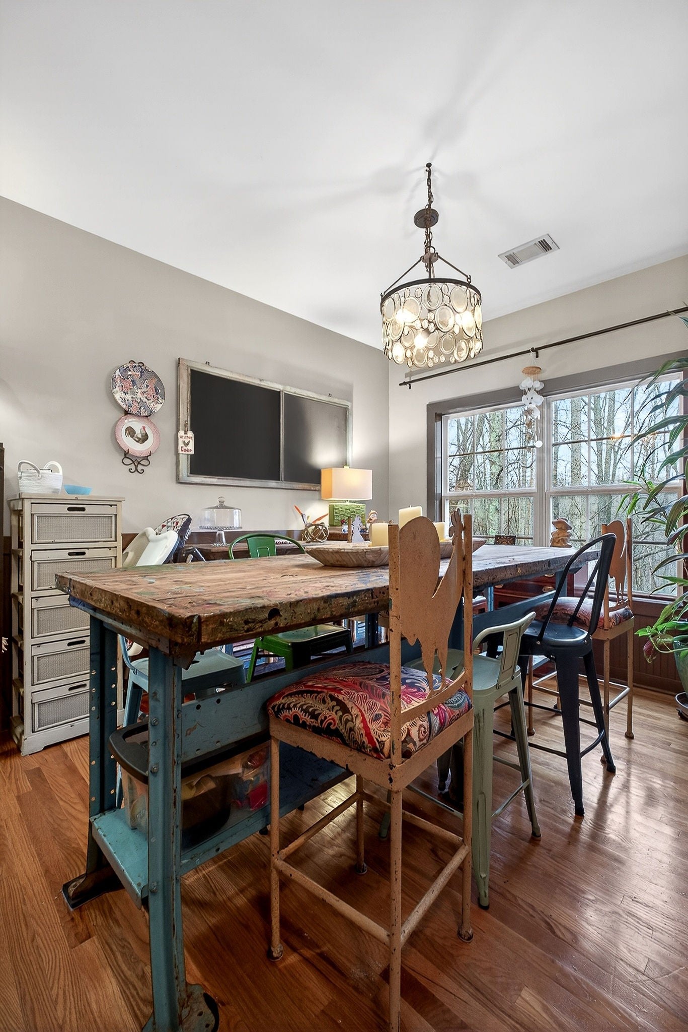 Smithville, Tennessee, 37166, United States, 4 Bedrooms Bedrooms, ,3 BathroomsBathrooms,Residential,For Sale,2008233