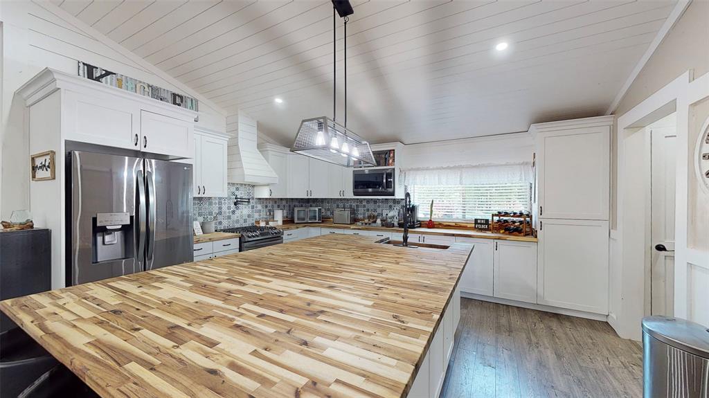 Emory, Texas, 75440, United States, 5 Bedrooms Bedrooms, ,3 BathroomsBathrooms,Residential,For Sale,1708267