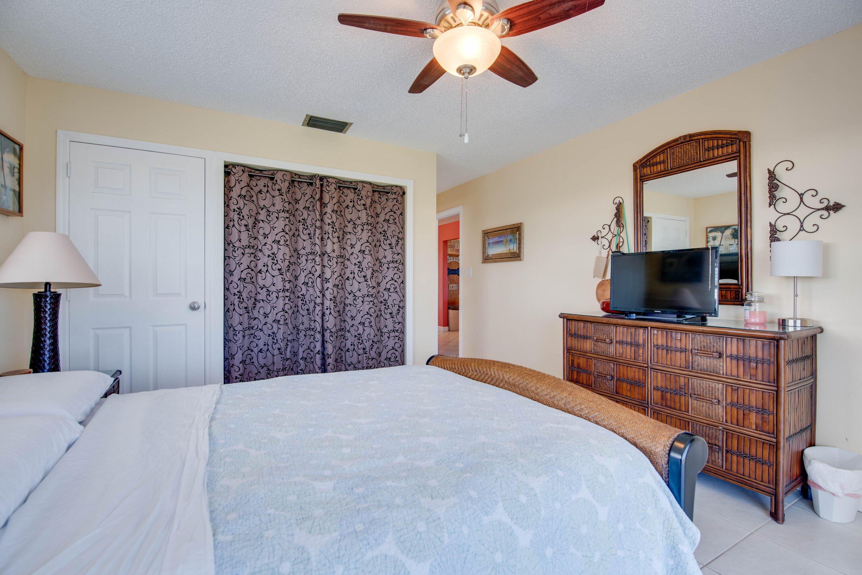 MARATHON, Florida, 33050, United States, 2 Bedrooms Bedrooms, ,2 BathroomsBathrooms,Residential,For Sale,1885329