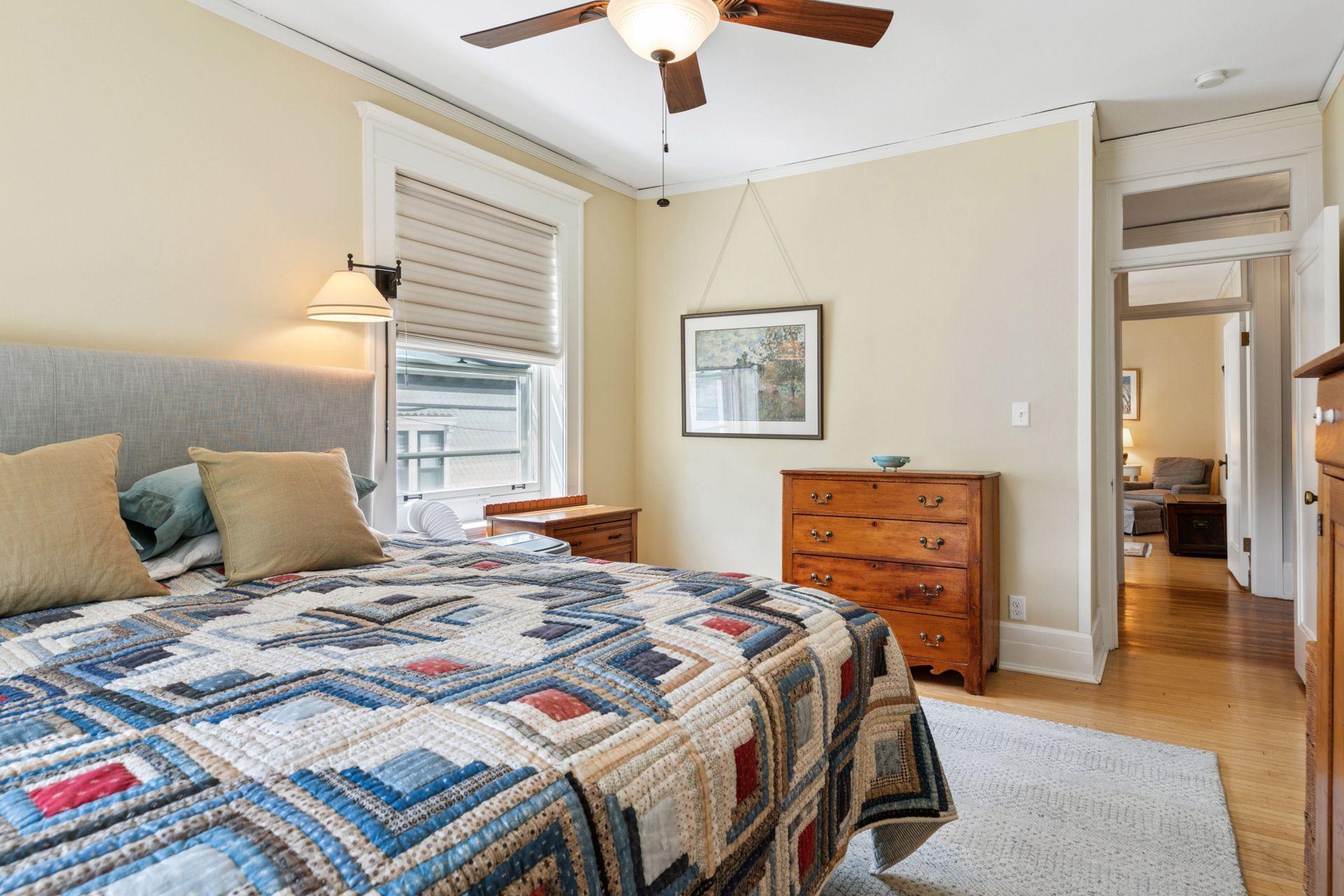 Saint Paul, Minnesota, 55102, United States, 3 Bedrooms Bedrooms, ,1 BathroomBathrooms,Residential,For Sale,1940407