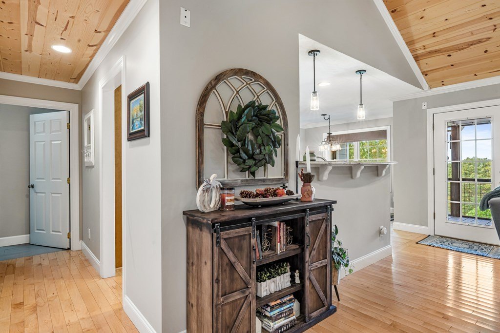 Hayesville, North Carolina, 28904, United States, 3 Bedrooms Bedrooms, ,4 BathroomsBathrooms,Residential,For Sale,1974136