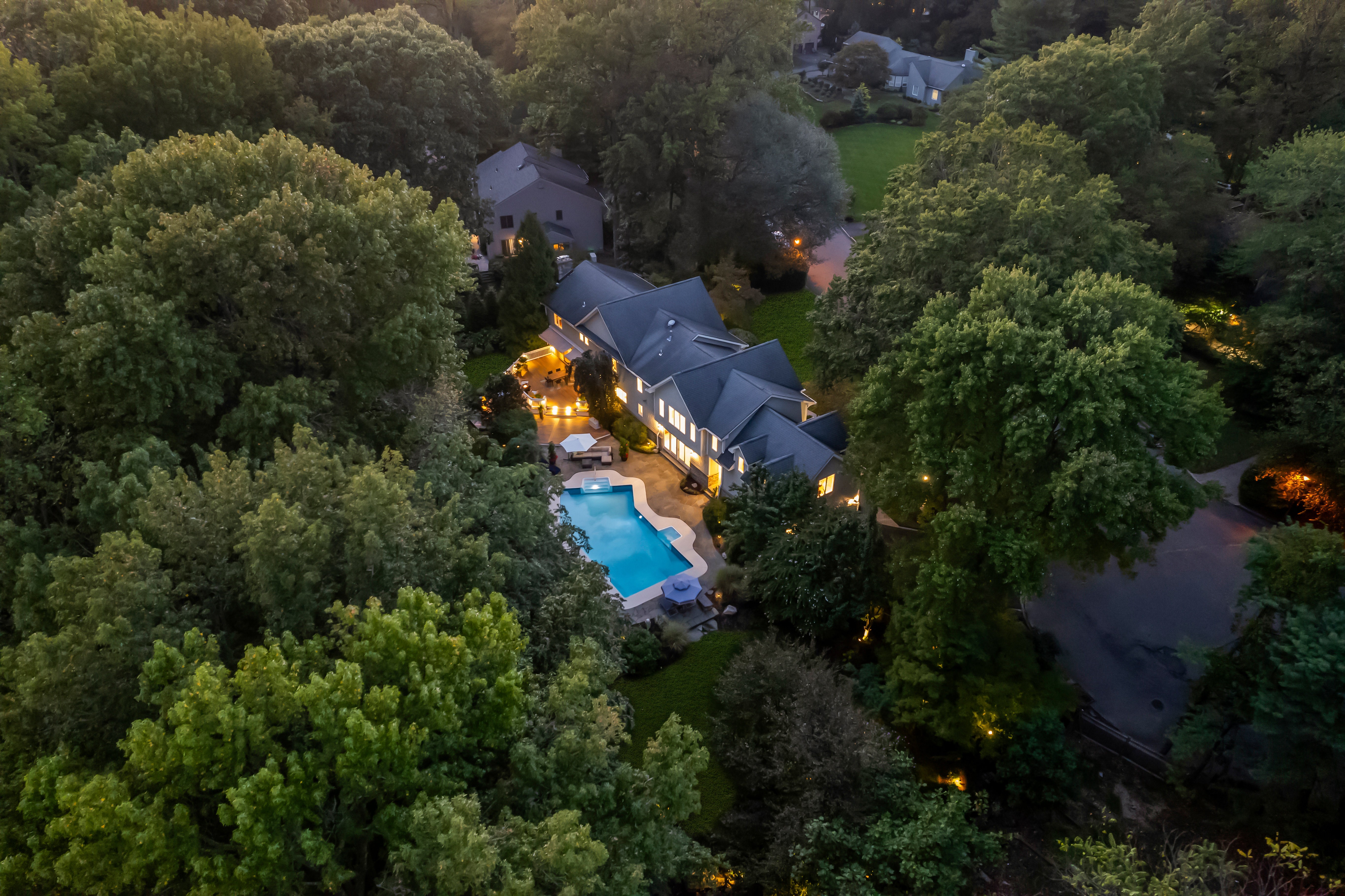  5-Bedroom Colonial in Lincroft - 物件實景