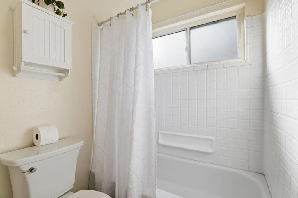 San Jose, California, 95123, United States, 3 Bedrooms Bedrooms, ,2 BathroomsBathrooms,Residential,For Sale,1975297