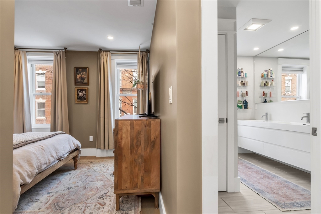 Boston, Massachusetts, 02128, United States, 2 Bedrooms Bedrooms, ,2 BathroomsBathrooms,Residential,For Sale,2008119