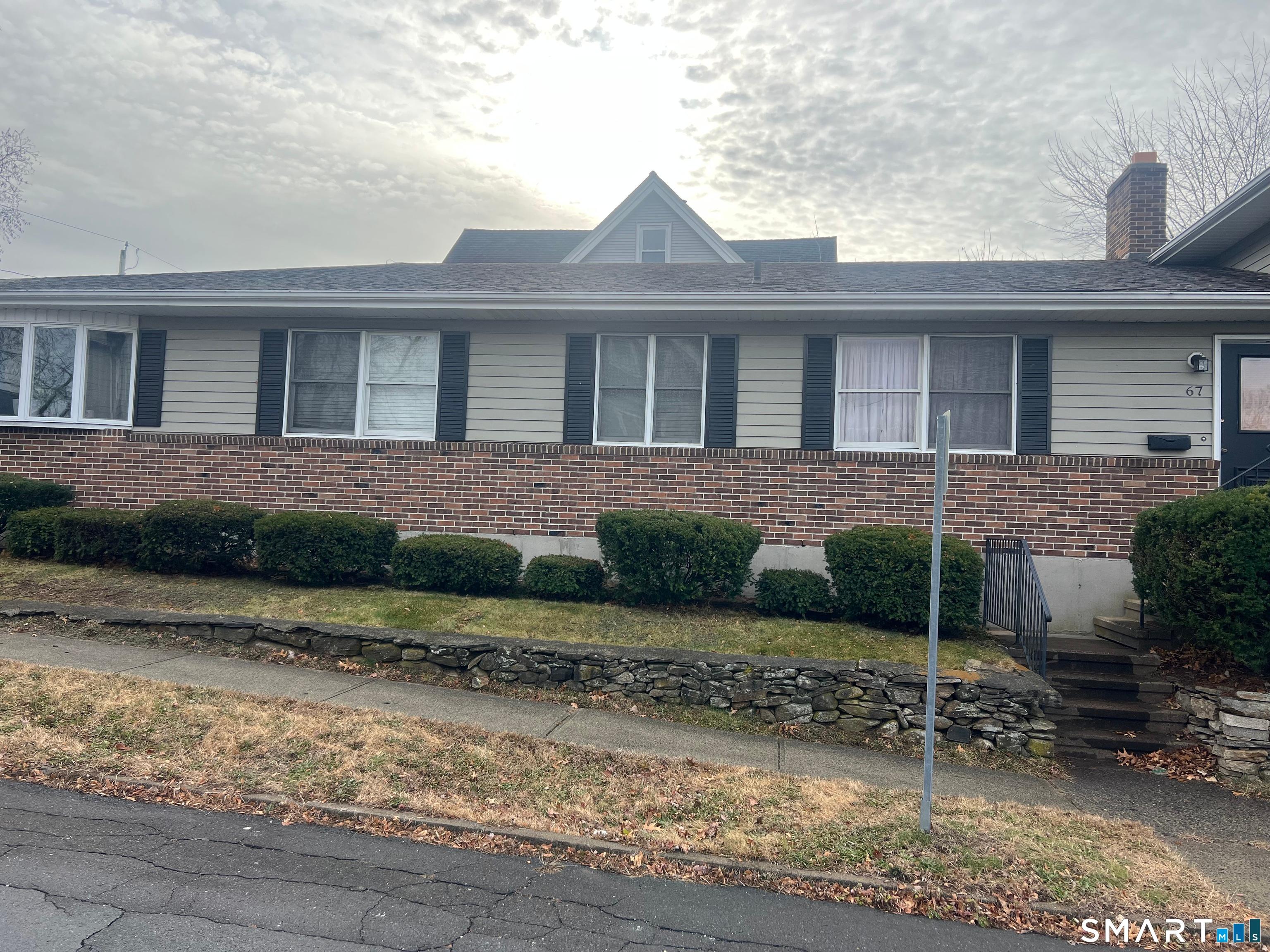 Wallingford, Connecticut, 06492, United States, 5 Bedrooms Bedrooms, ,4 BathroomsBathrooms,Residential,For Sale,1976200