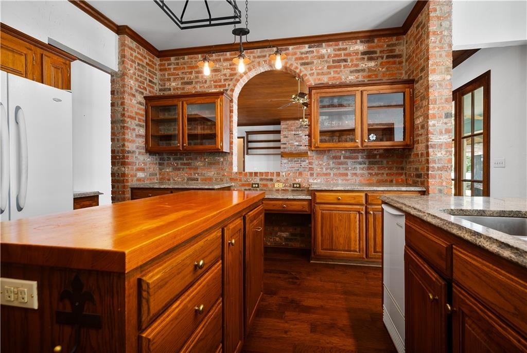 Natchitoches, Louisiana, 71457, United States, 3 Bedrooms Bedrooms, ,3 BathroomsBathrooms,Residential,For Sale,1983691