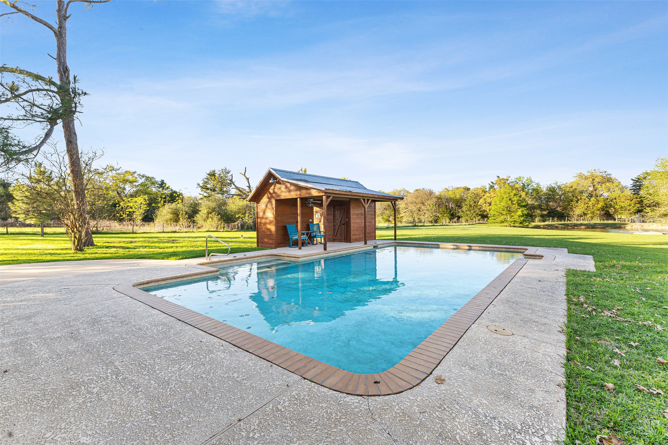  8787 Locke Road - 物件實景