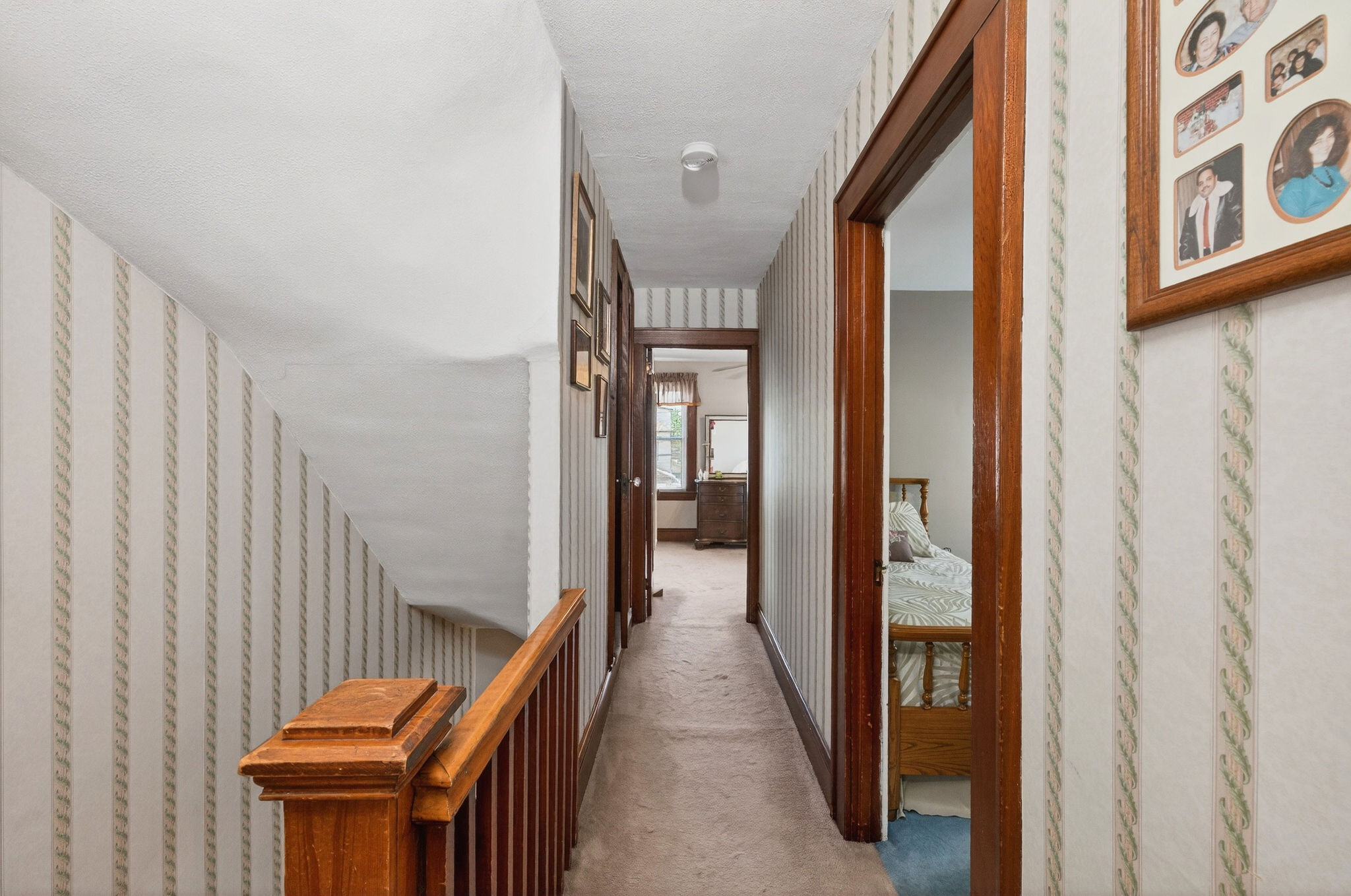  Colonial Home Blends Timeless Charm with Comfortable Everyday Living - 物件實景