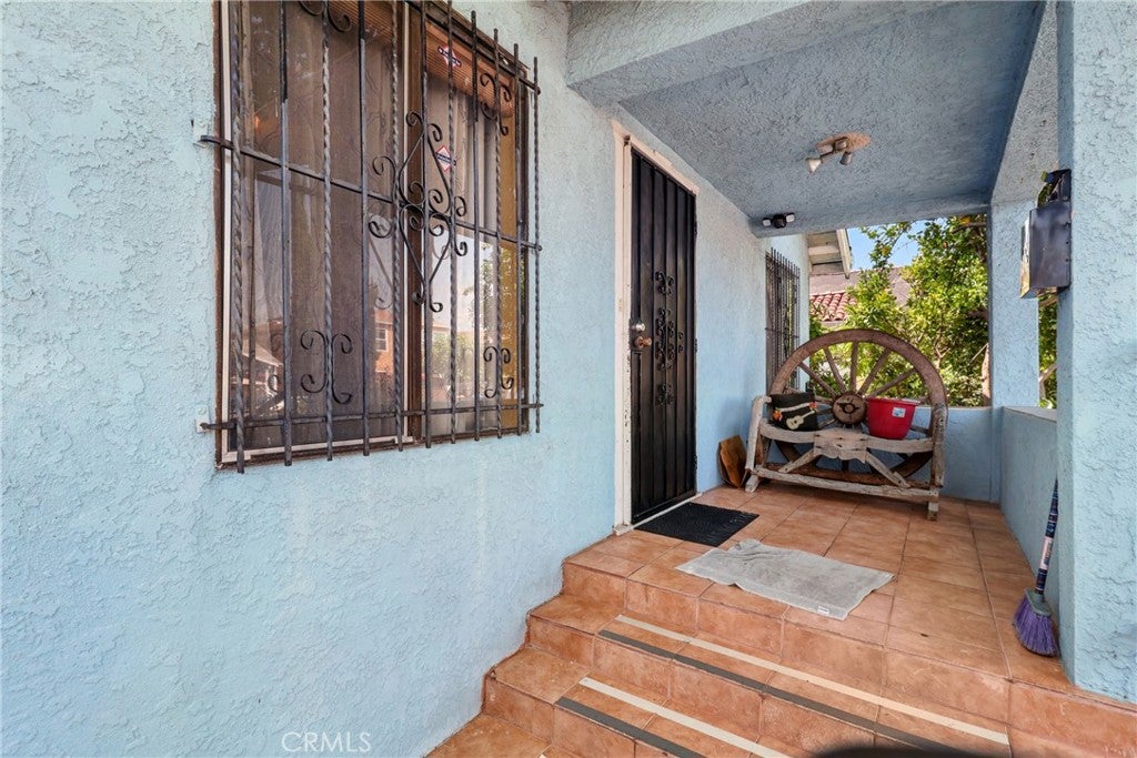 Los Angeles, California, 90016, United States, ,Residential,For Sale,1892903
