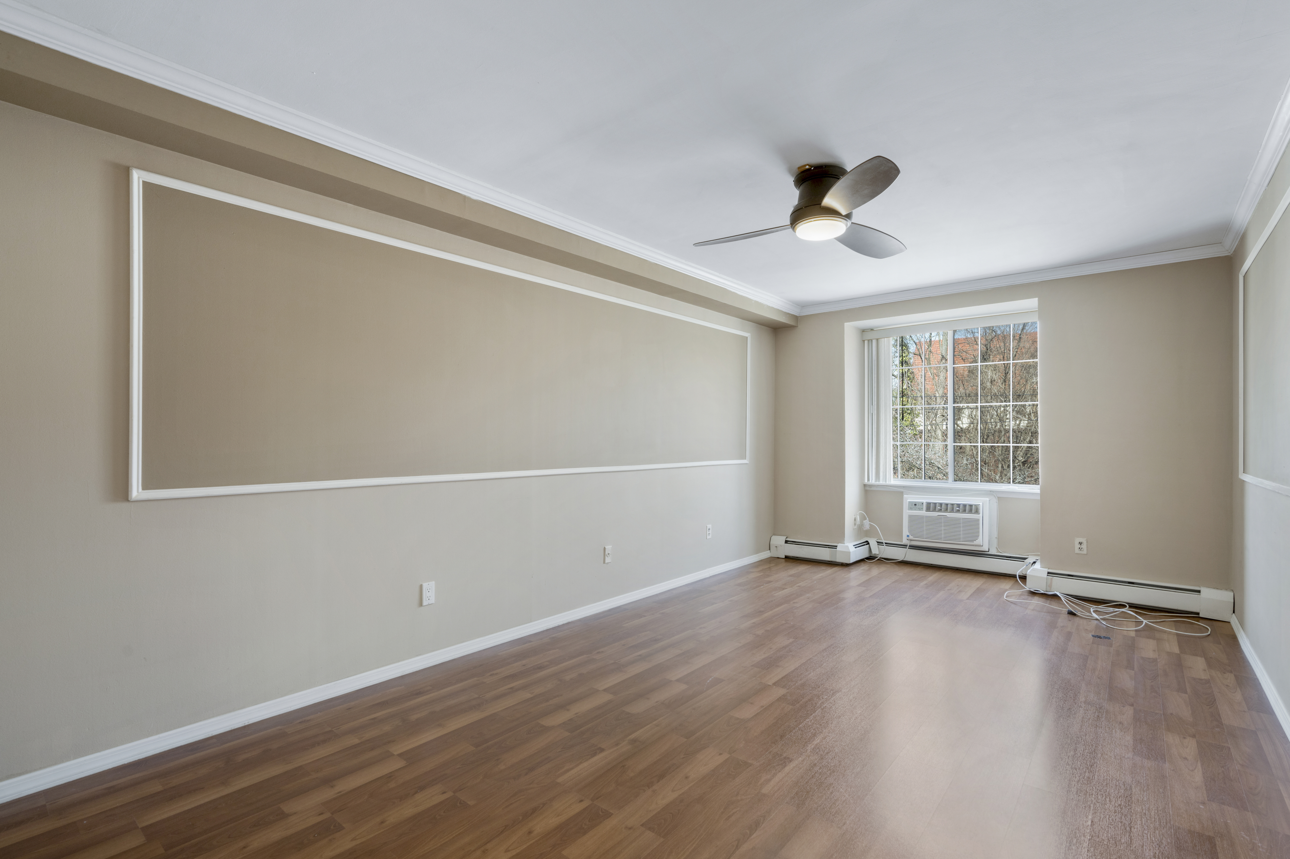  Two-Level Townhouse in White Plains - 物件實景