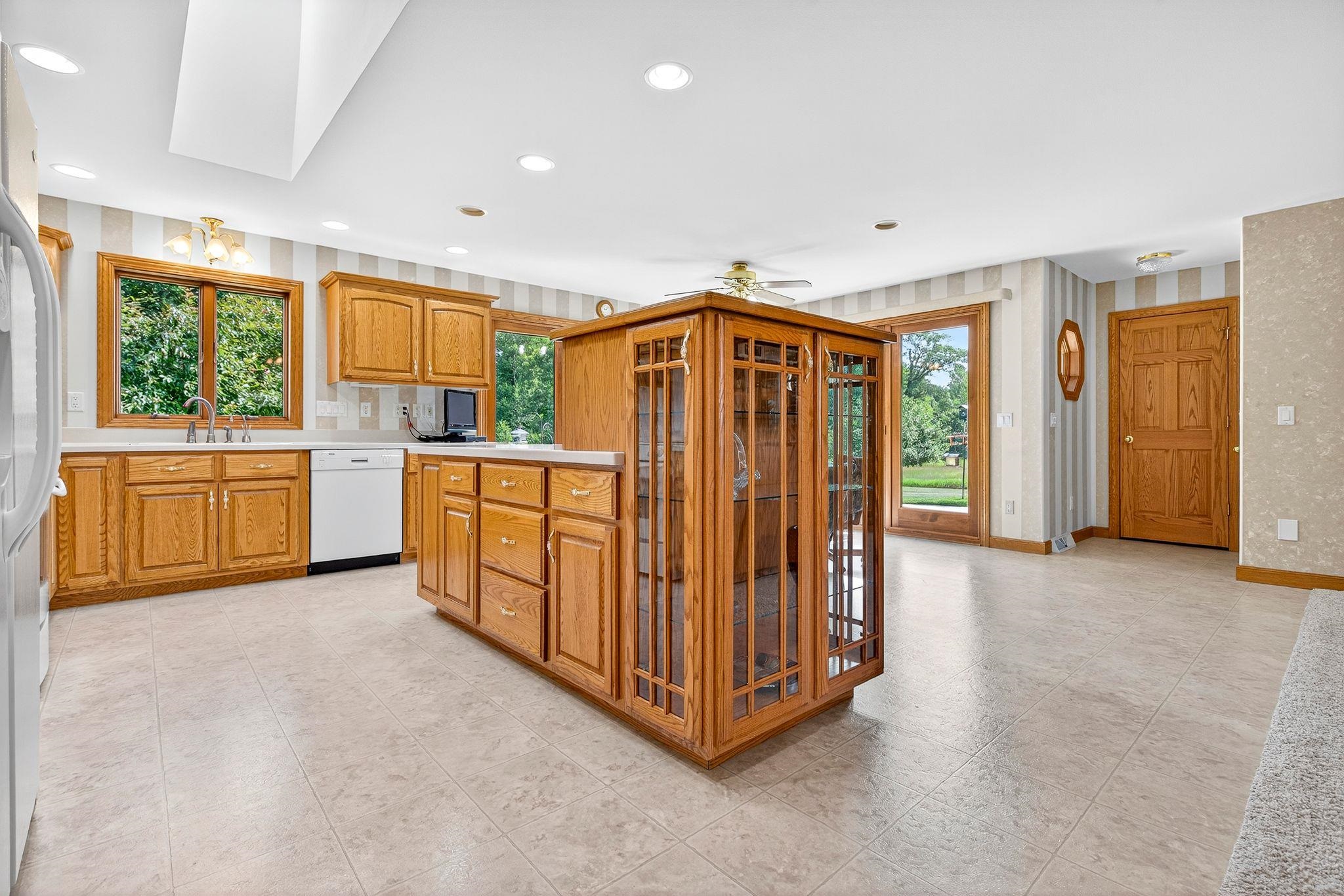 Redgranite, Wisconsin, 54970, United States, 3 Bedrooms Bedrooms, ,3 BathroomsBathrooms,Residential,For Sale,1982577