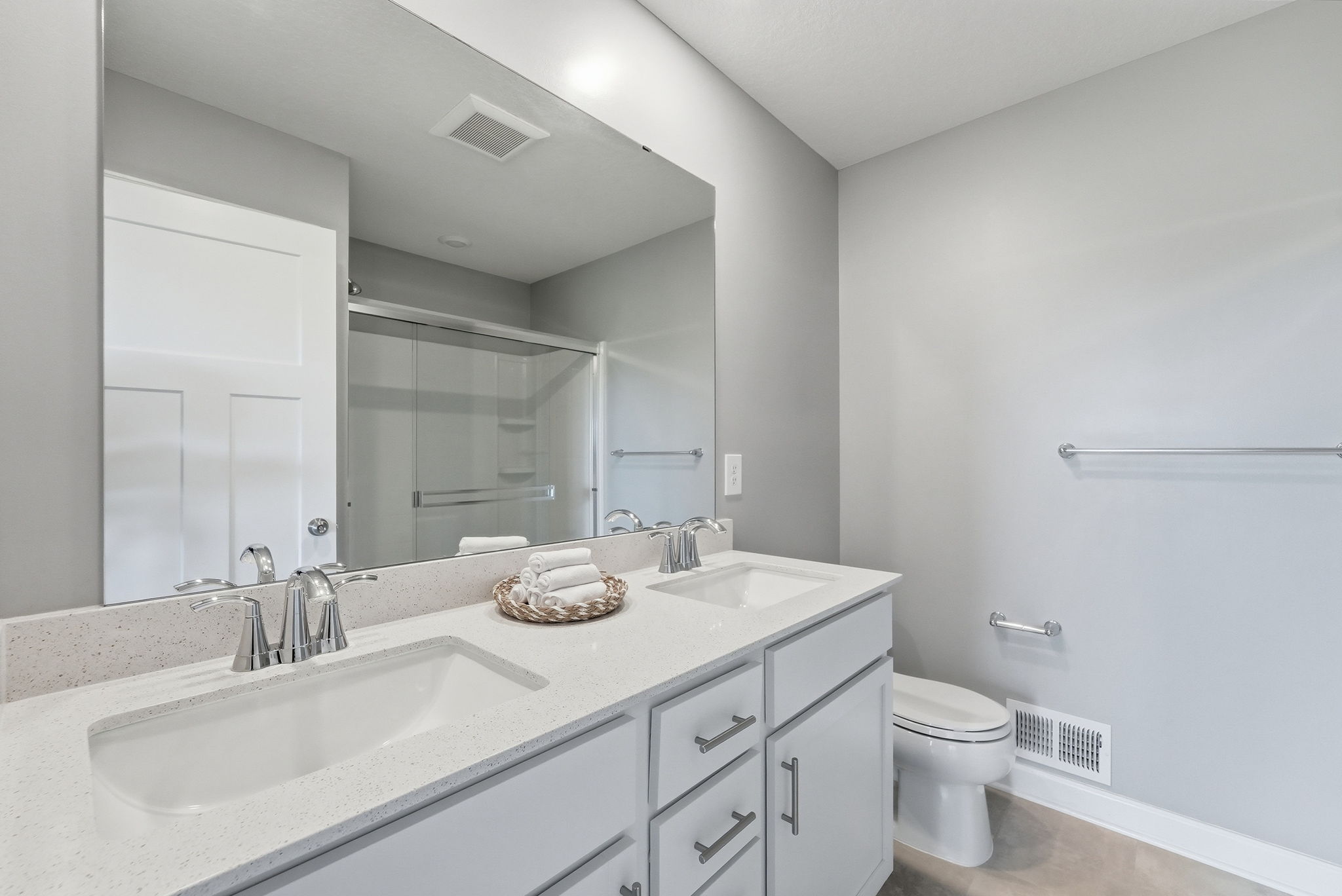  Refined Victoria Townhome with Exceptional Modern Style - 物件實景