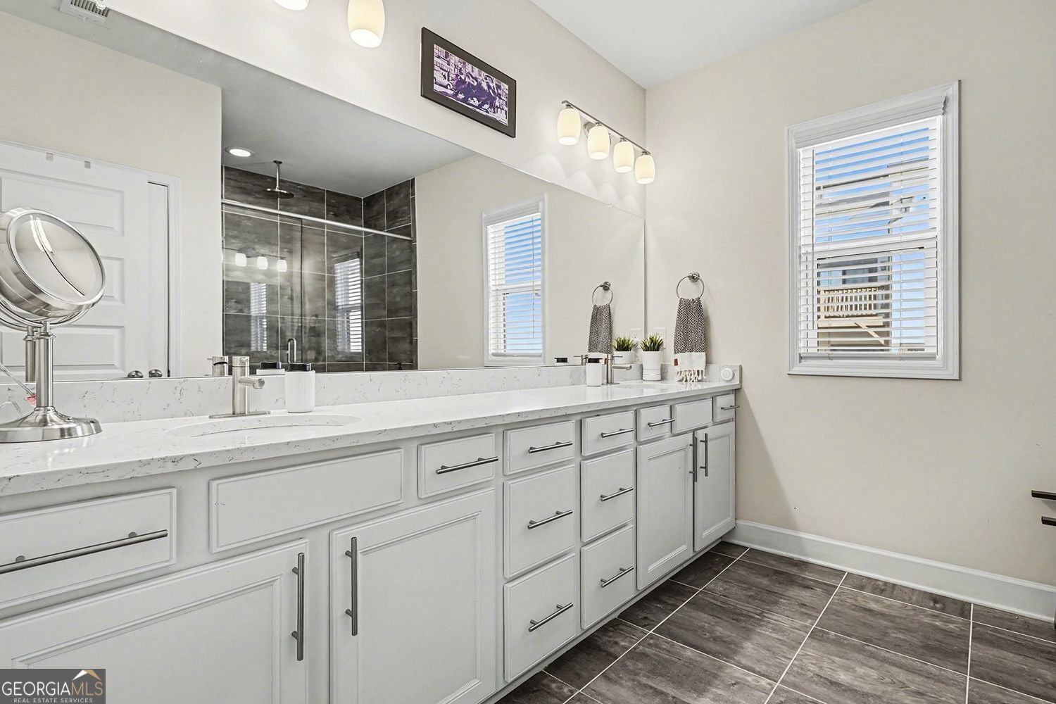 Smyrna, Georgia, 30080, United States, 4 Bedrooms Bedrooms, ,5 BathroomsBathrooms,Residential,For Sale,2013139