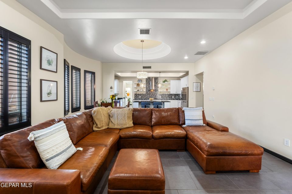 El Paso, Texas, 79912, United States, 4 Bedrooms Bedrooms, ,3 BathroomsBathrooms,Residential,For Sale,1997746