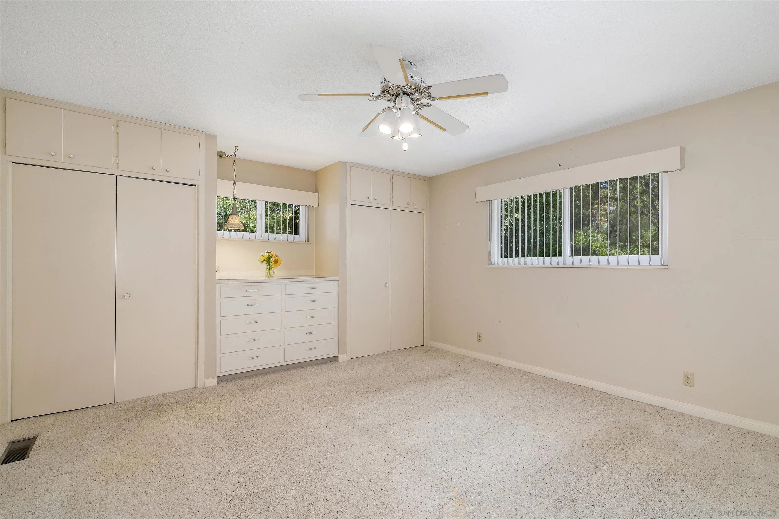 Escondido, California, 92025, United States, 3 Bedrooms Bedrooms, ,2 BathroomsBathrooms,Residential,For Sale,1940921