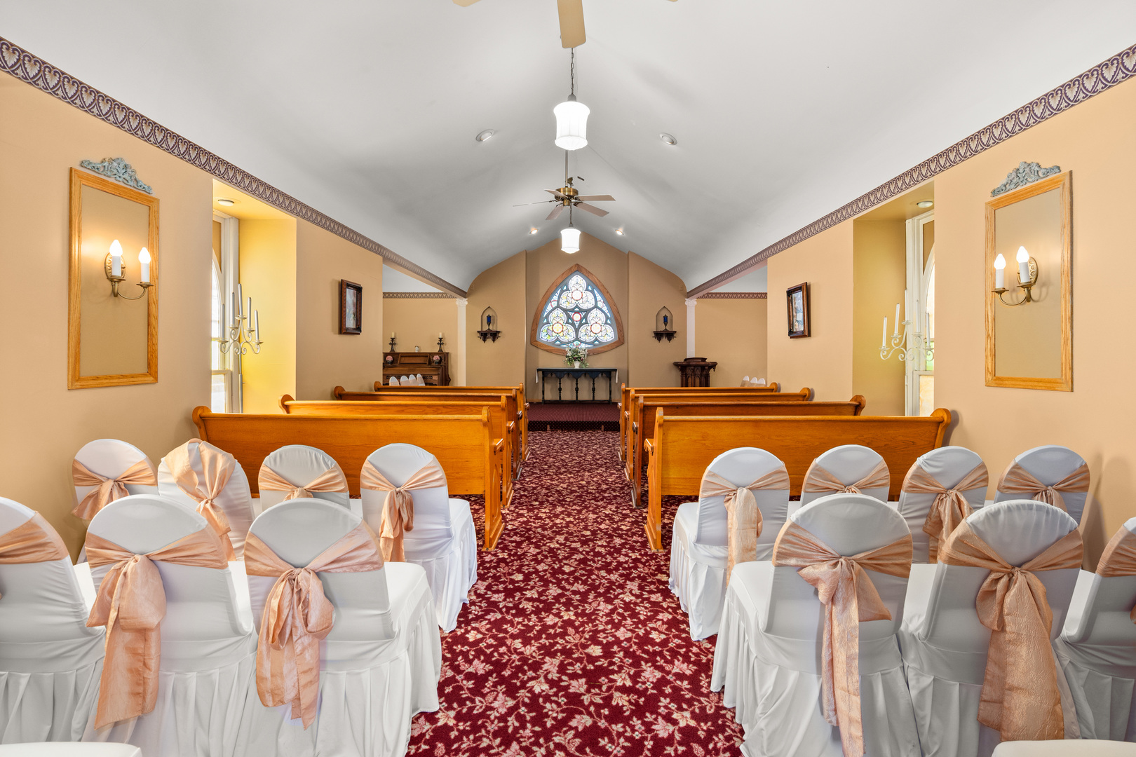 Sycamore, Illinois, 60178, United States, 4 Bedrooms Bedrooms, ,5 BathroomsBathrooms,Residential,For Sale,2001773