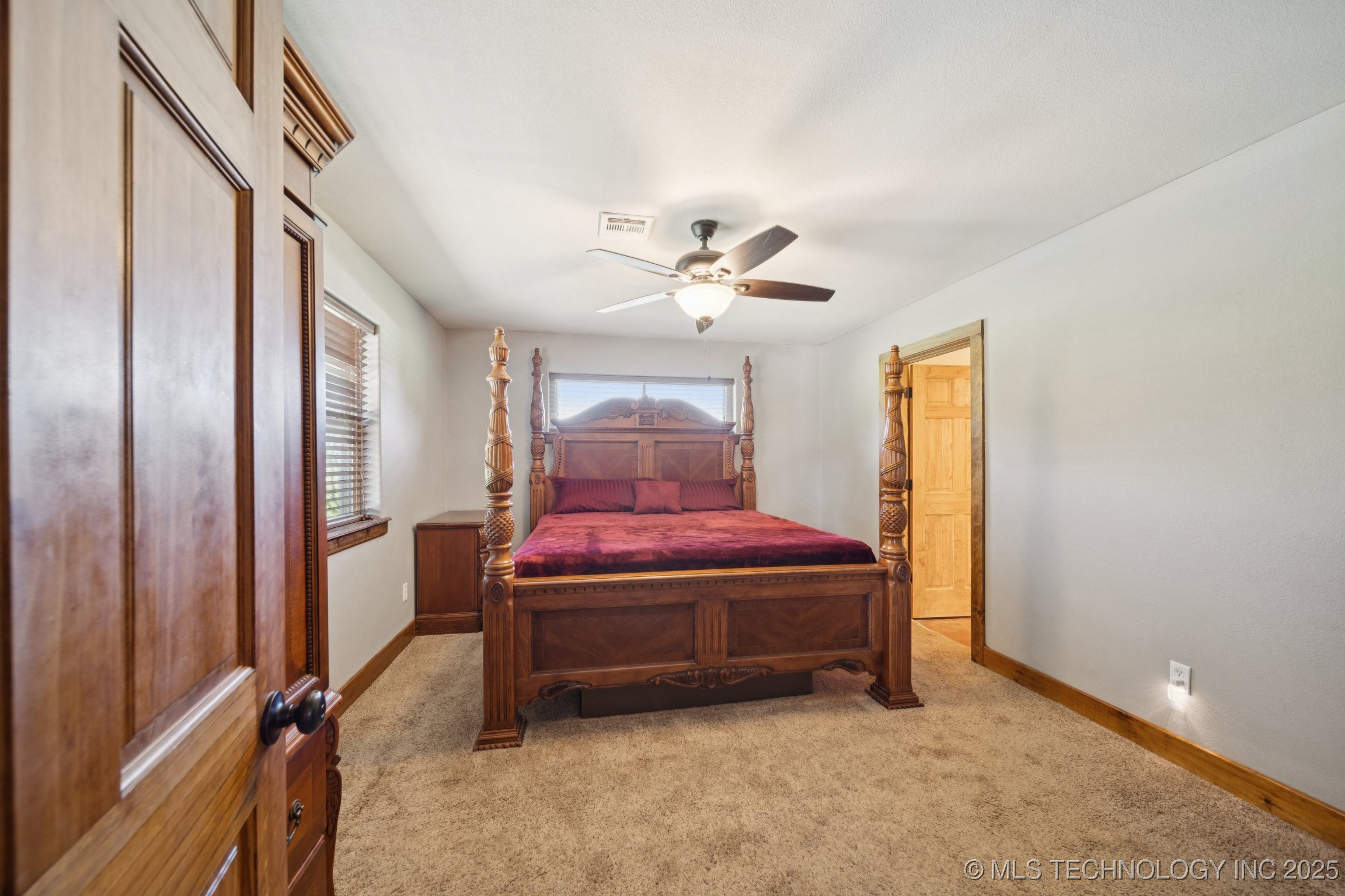 Henryetta, Oklahoma, 74437, United States, 4 Bedrooms Bedrooms, ,4 BathroomsBathrooms,Residential,For Sale,1939303