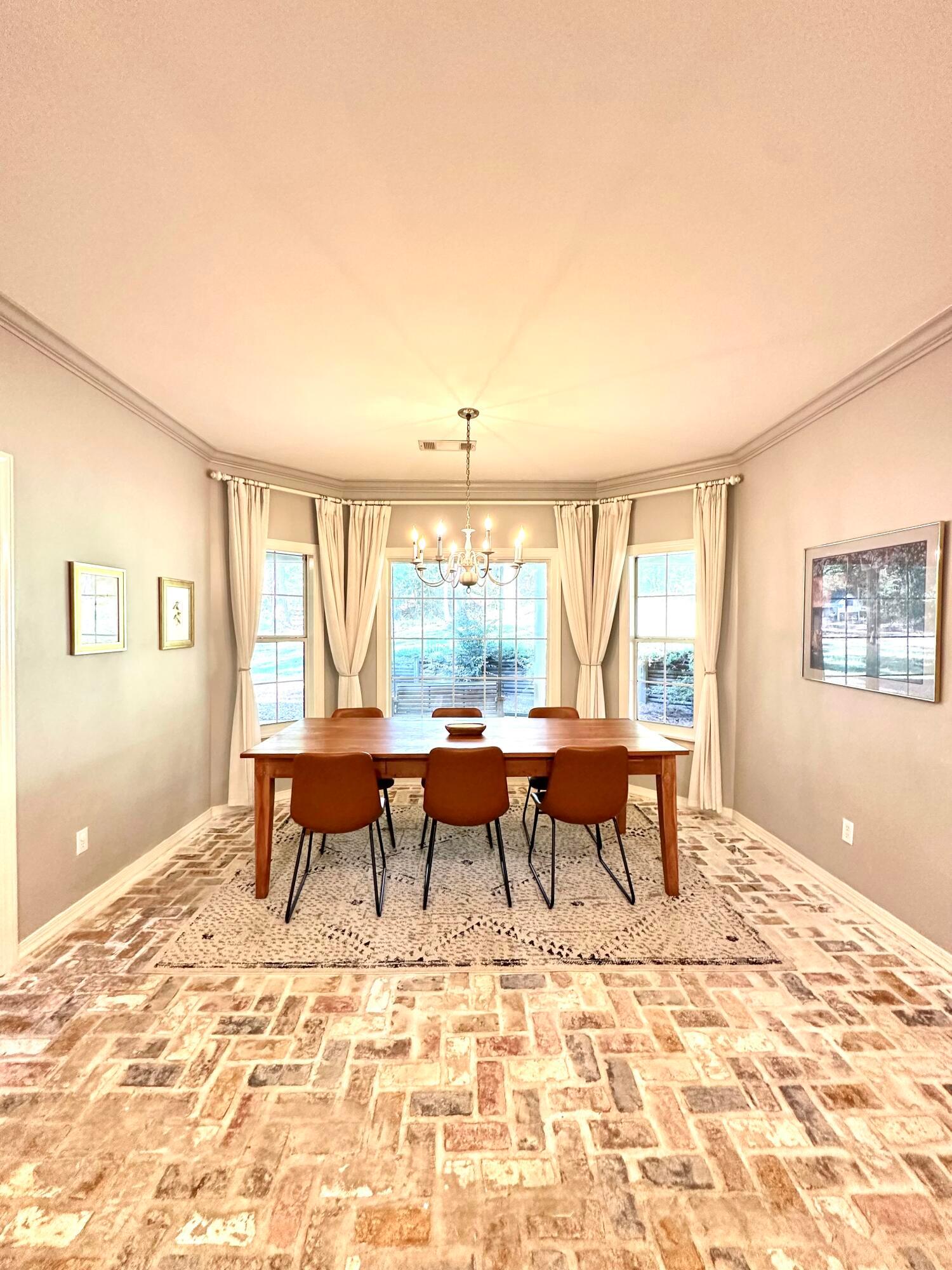 Tupelo, Mississippi, 38804, United States, 4 Bedrooms Bedrooms, ,4 BathroomsBathrooms,Residential,For Sale,1961666