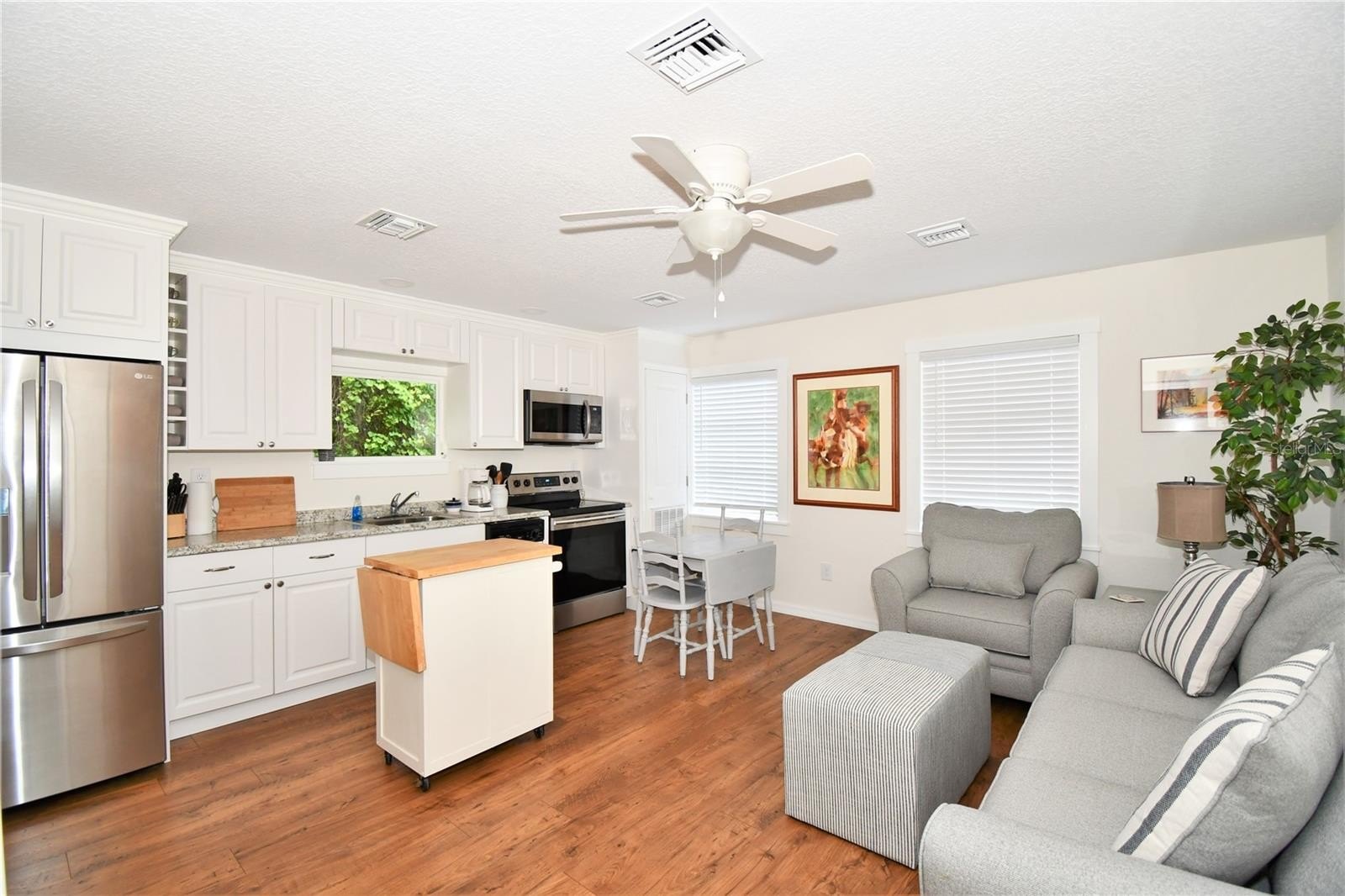 MOUNT DORA, Florida, 32757, United States, 3 Bedrooms Bedrooms, ,3 BathroomsBathrooms,Residential,For Sale,2018261