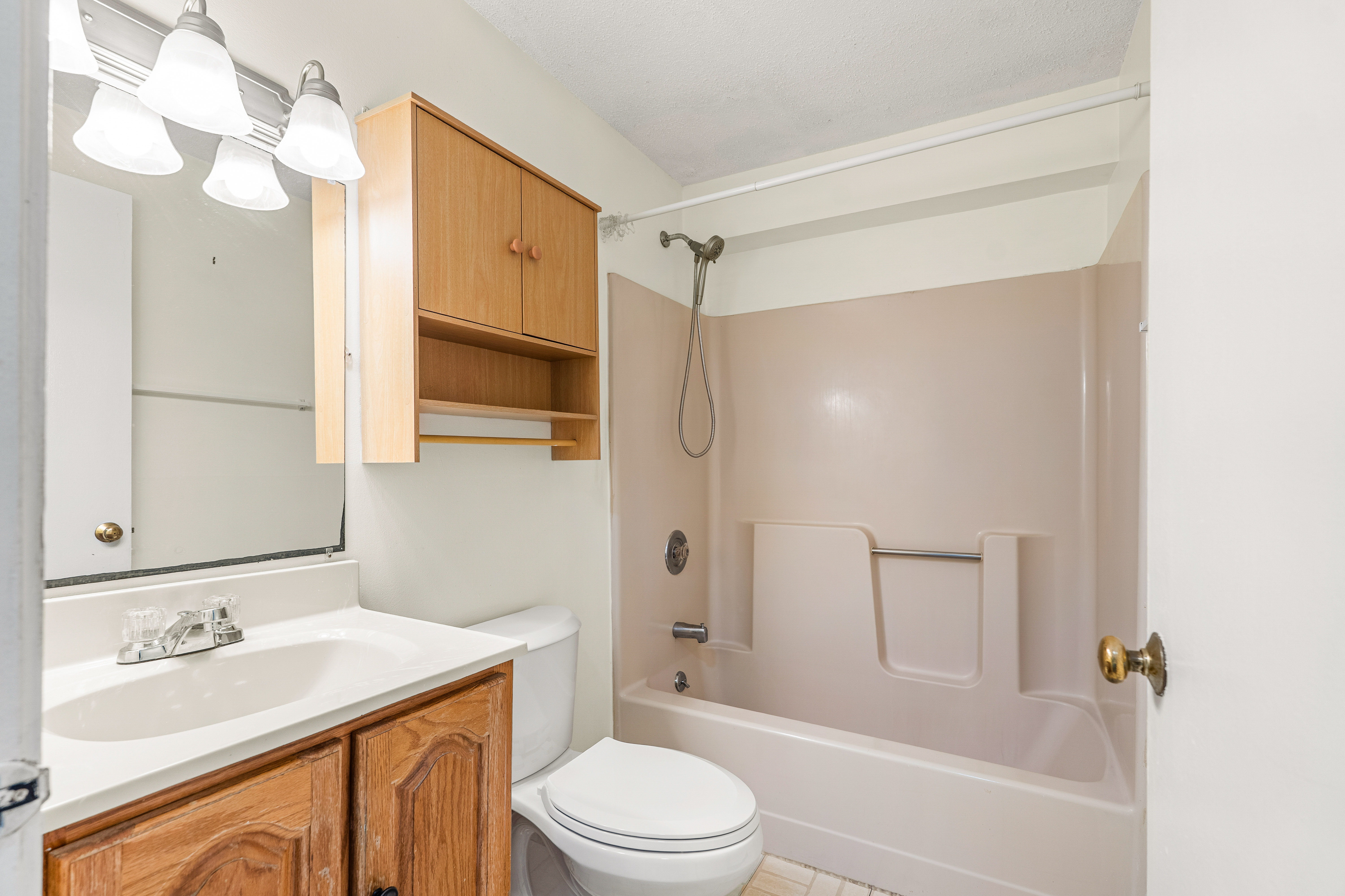 1202 White Cedar Boulevard, Portsmouth, NH 03801 - 物件實景
