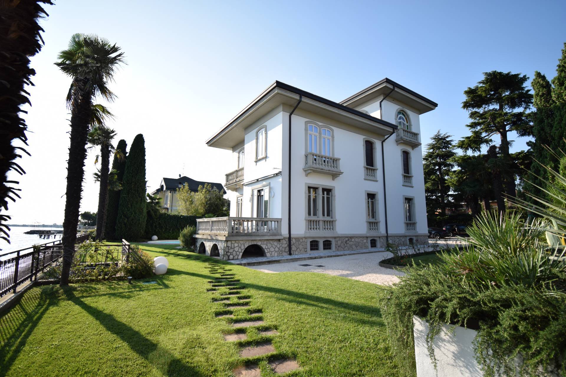 Desenzano del Garda, Brescia, 25015, IT, 4 Bedrooms Bedrooms, ,4 BathroomsBathrooms,Residential,For Sale,1826447