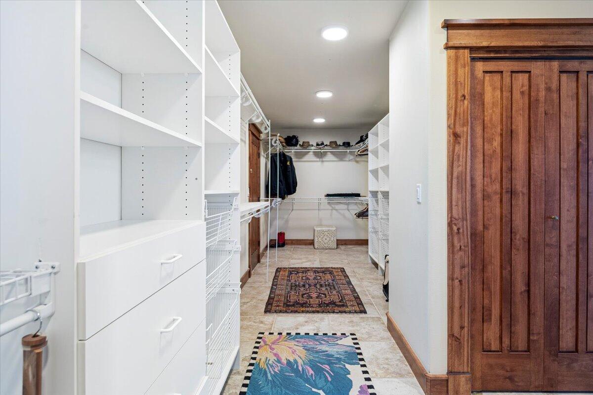 Powell Butte, Oregon, 97753, United States, 6 Bedrooms Bedrooms, ,5 BathroomsBathrooms,Residential,For Sale,2036948