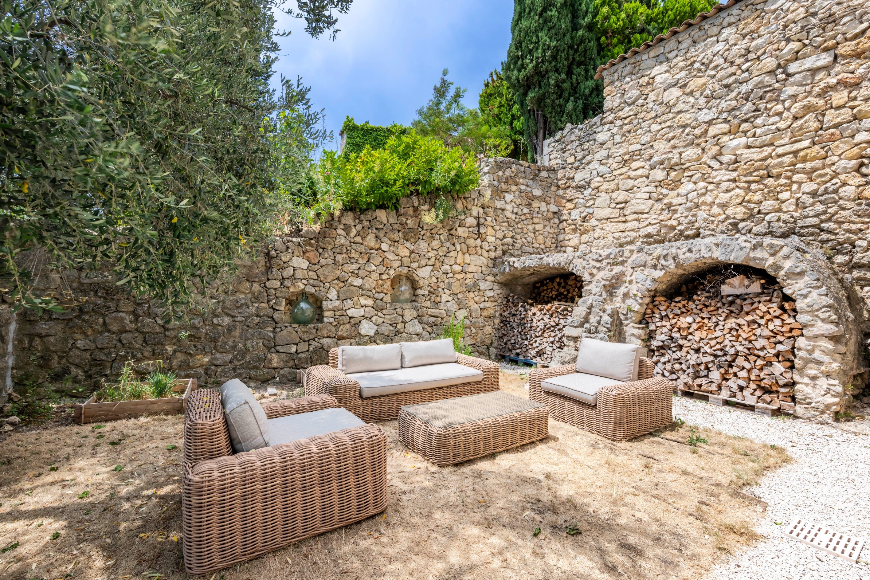  Spéracèdes, renovated 18th century stone farmhouse for sale with olive grove, d… - 物件實景