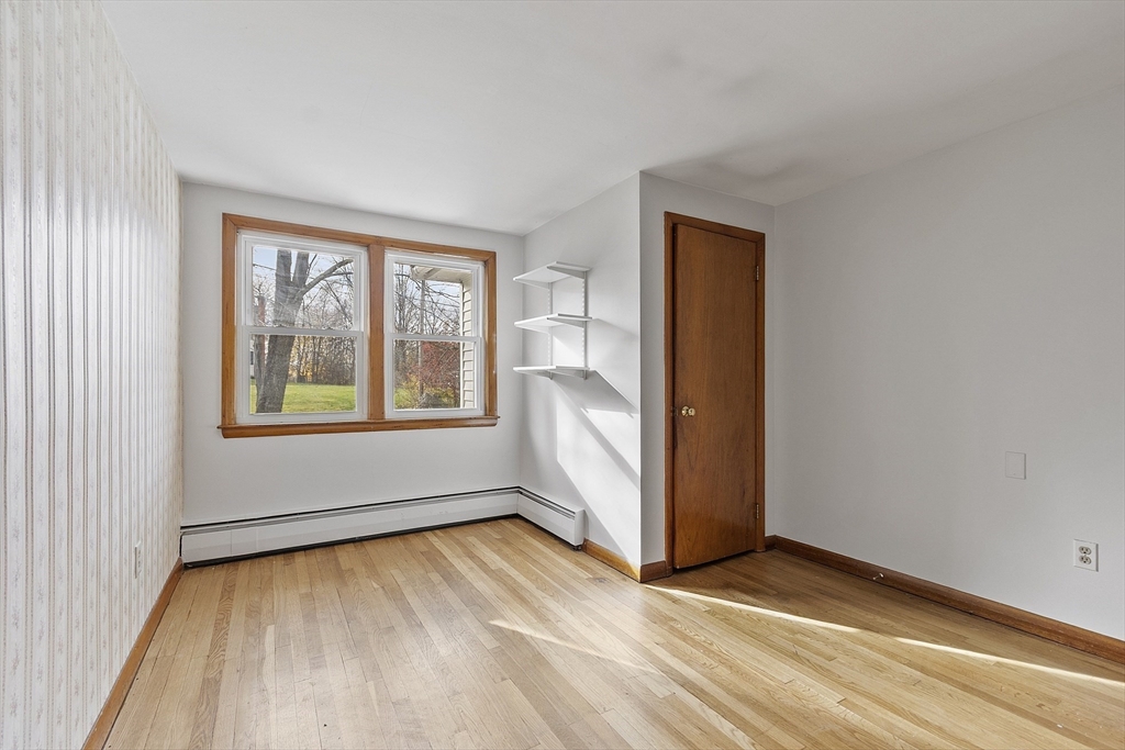 Littleton, Massachusetts, 01460, United States, 3 Bedrooms Bedrooms, ,1 BathroomBathrooms,Residential,For Sale,1991469