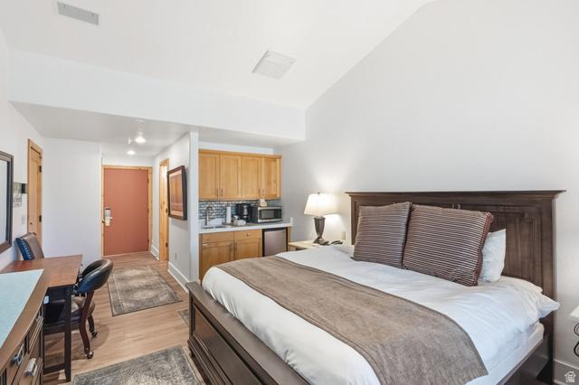 Park City, Utah, 84060, United States, 3 Bedrooms Bedrooms, ,4 BathroomsBathrooms,Residential,For Sale,1984614