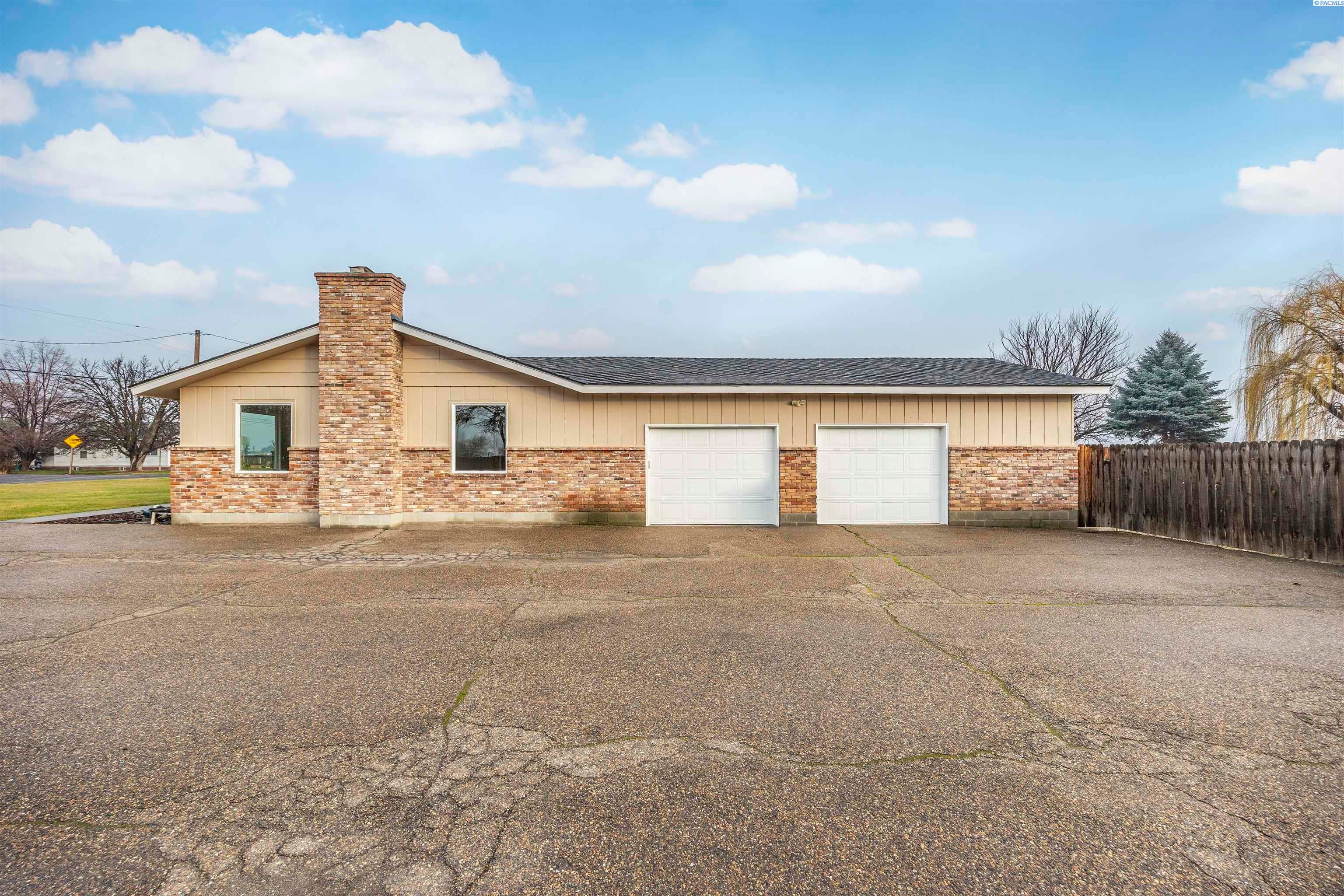 Grandview, Washington, 98930, United States, 4 Bedrooms Bedrooms, ,3 BathroomsBathrooms,Residential,For Sale,2007847