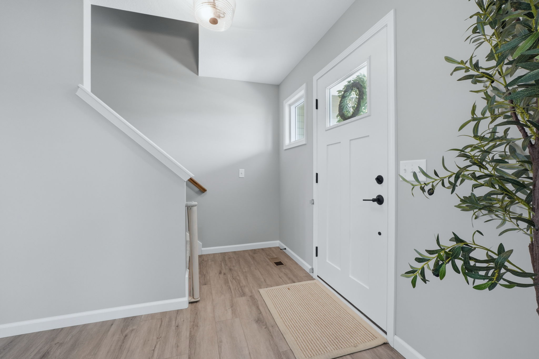  Move-in Four Bedroom Home Loaded with Upgrades - 物件實景