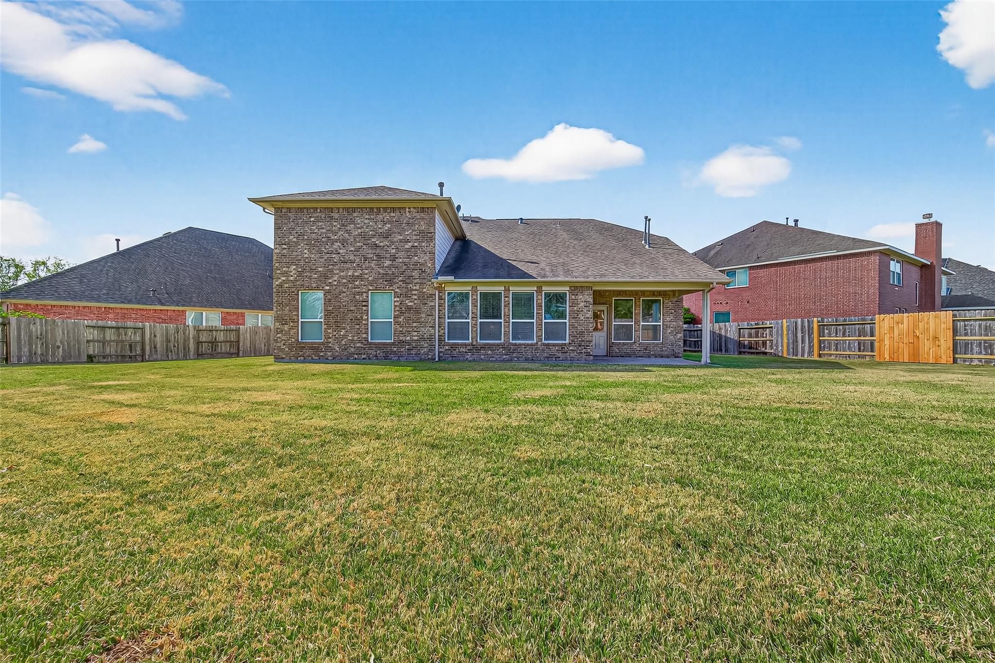 Missouri City, Texas, 77459, United States, 5 Bedrooms Bedrooms, ,4 BathroomsBathrooms,Residential,For Sale,1979192