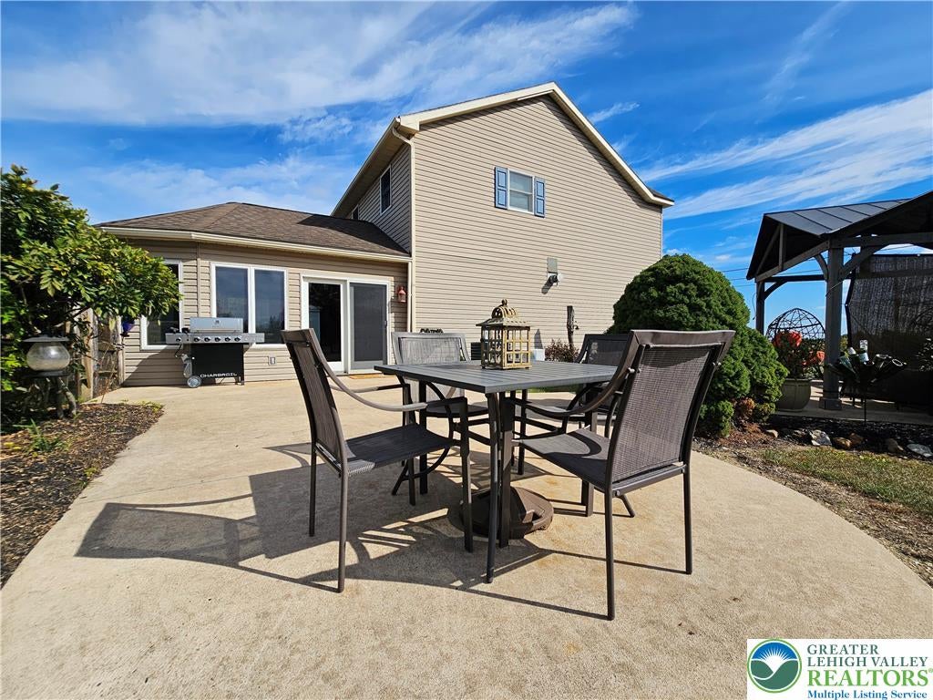 North Whitehall Twp, Pennsylvania, 18078, United States, 4 Bedrooms Bedrooms, ,3 BathroomsBathrooms,Residential,For Sale,1961837