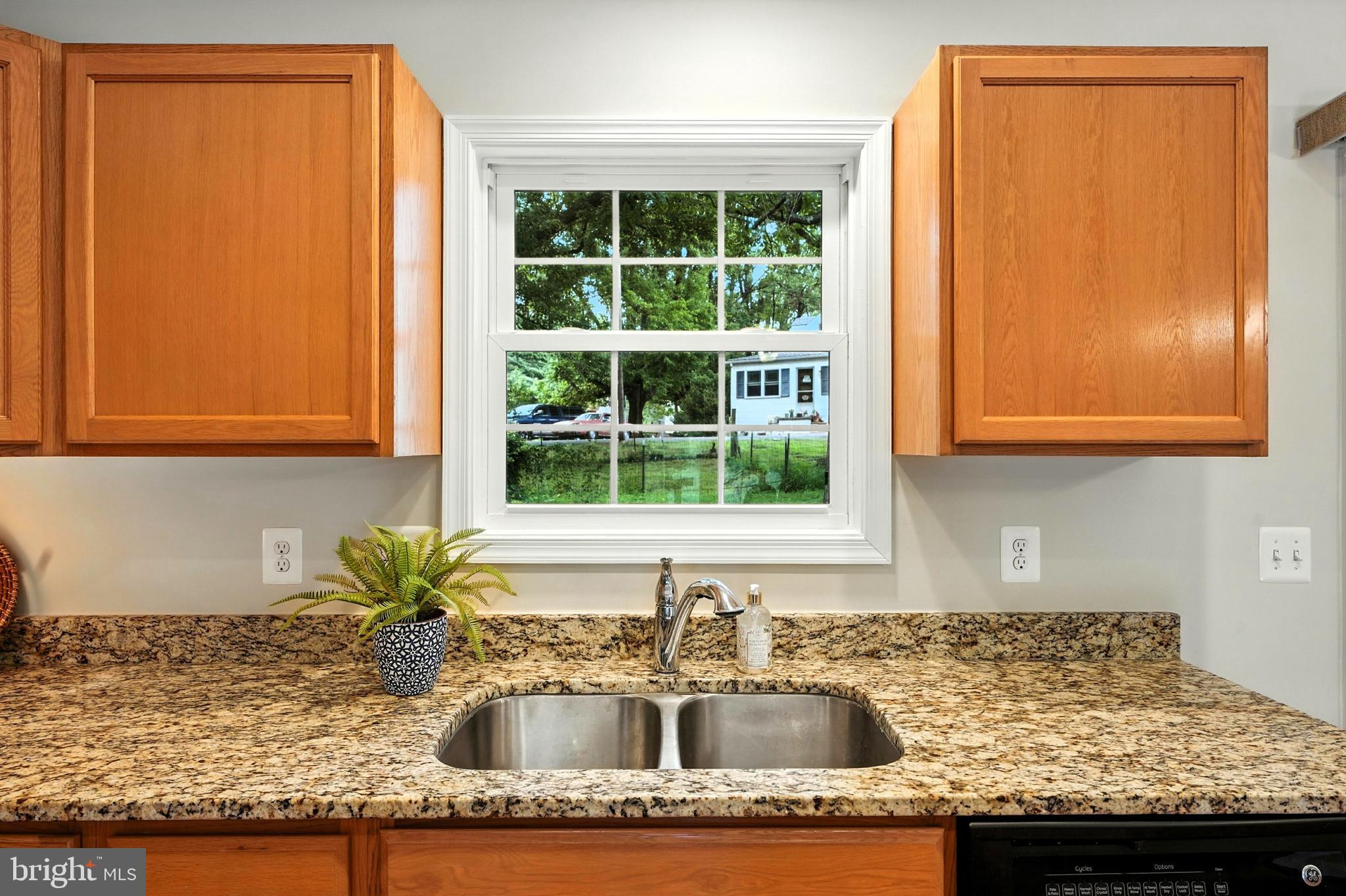 Warrenton, Virginia, 20186, United States, 3 Bedrooms Bedrooms, ,3 BathroomsBathrooms,Residential,For Sale,1930578