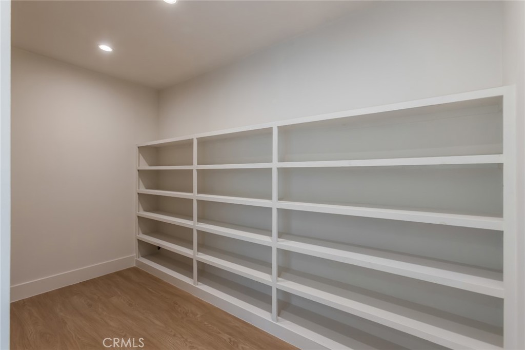 Glendale, California, 91207, United States, 4 Bedrooms Bedrooms, ,5 BathroomsBathrooms,Residential,For Sale,1934698